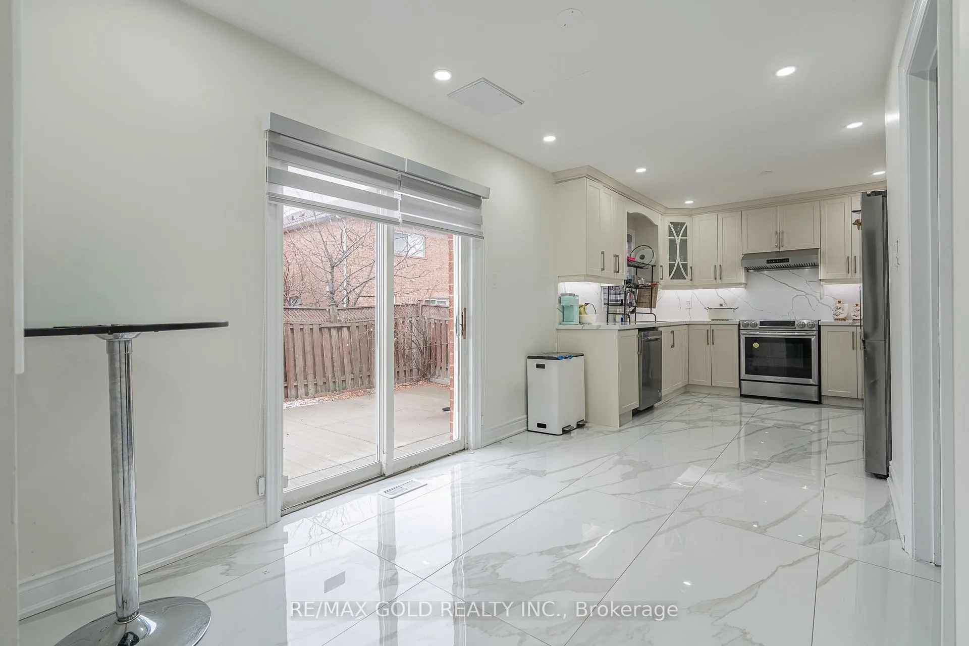 Photo 8 of 6 Meadow Glade Road, Brampton, Sandringham-Wellington — HOMEH