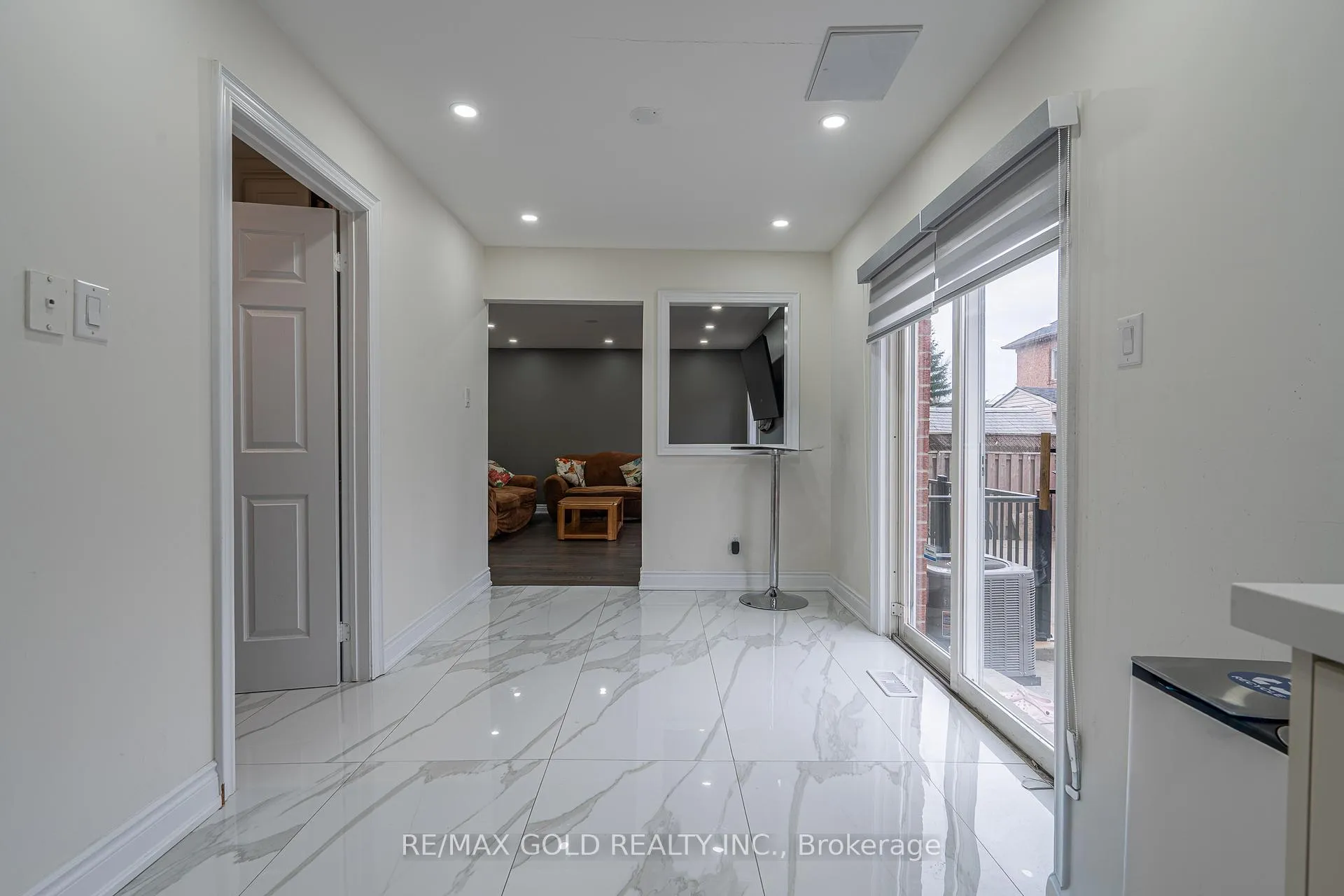 Photo 12 of 6 Meadow Glade Road, Brampton, Sandringham-Wellington — HOMEH