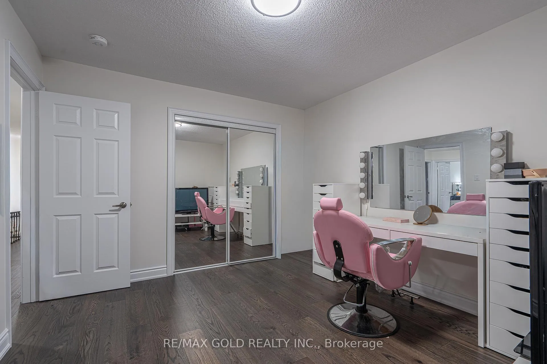 Photo 25 of 6 Meadow Glade Road, Brampton, Sandringham-Wellington — HOMEH