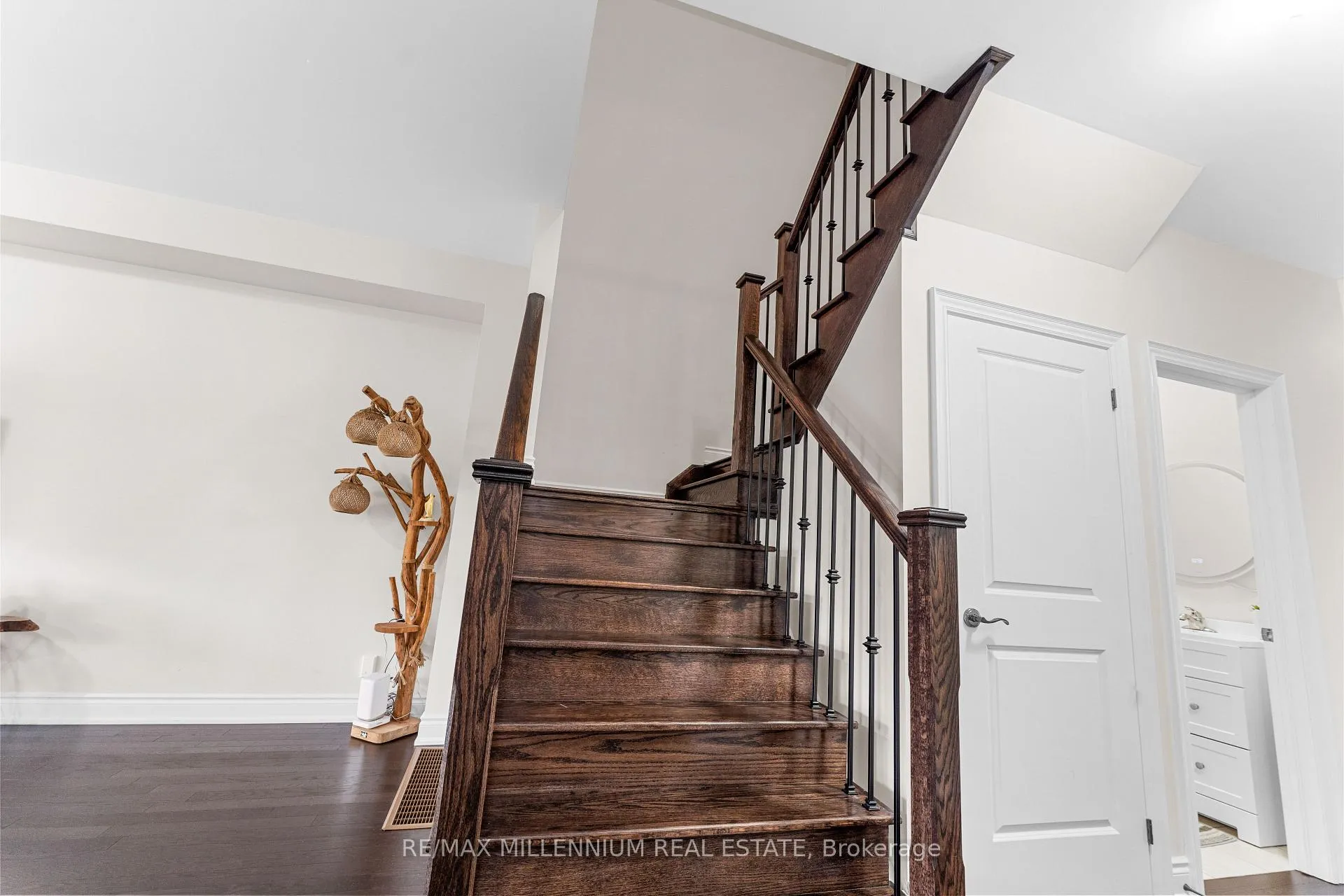 Photo 4 of 106 Kennedy Boulevard, New Tecumseth, Rural New Tecumseth — HOMEH