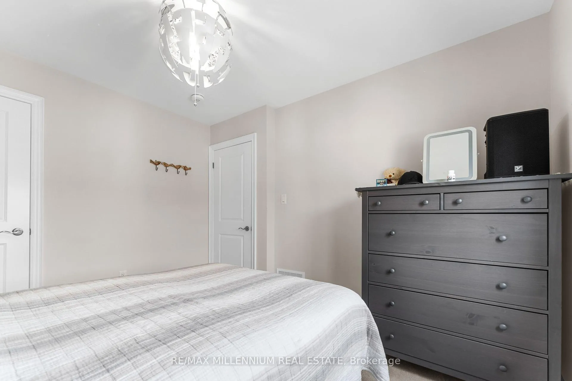 Photo 7 of 106 Kennedy Boulevard, New Tecumseth, Rural New Tecumseth — HOMEH