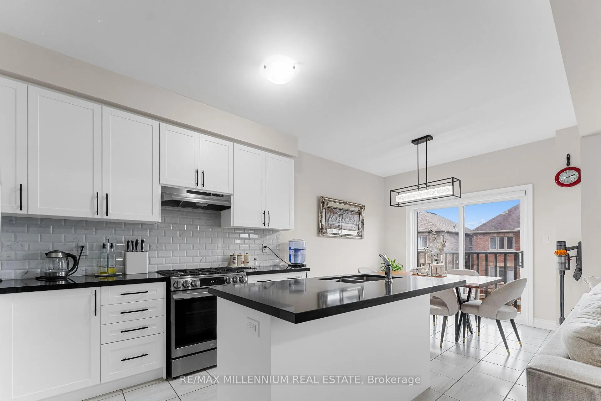 Photo 32 of 106 Kennedy Boulevard, New Tecumseth, Rural New Tecumseth — HOMEH