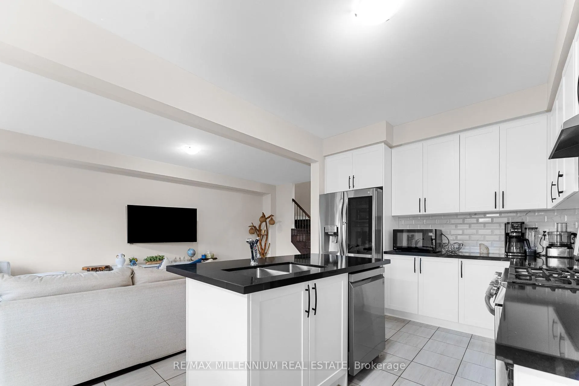 Photo 35 of 106 Kennedy Boulevard, New Tecumseth, Rural New Tecumseth — HOMEH