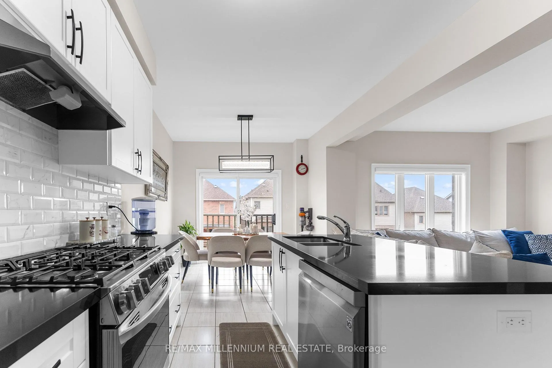 Photo 37 of 106 Kennedy Boulevard, New Tecumseth, Rural New Tecumseth — HOMEH