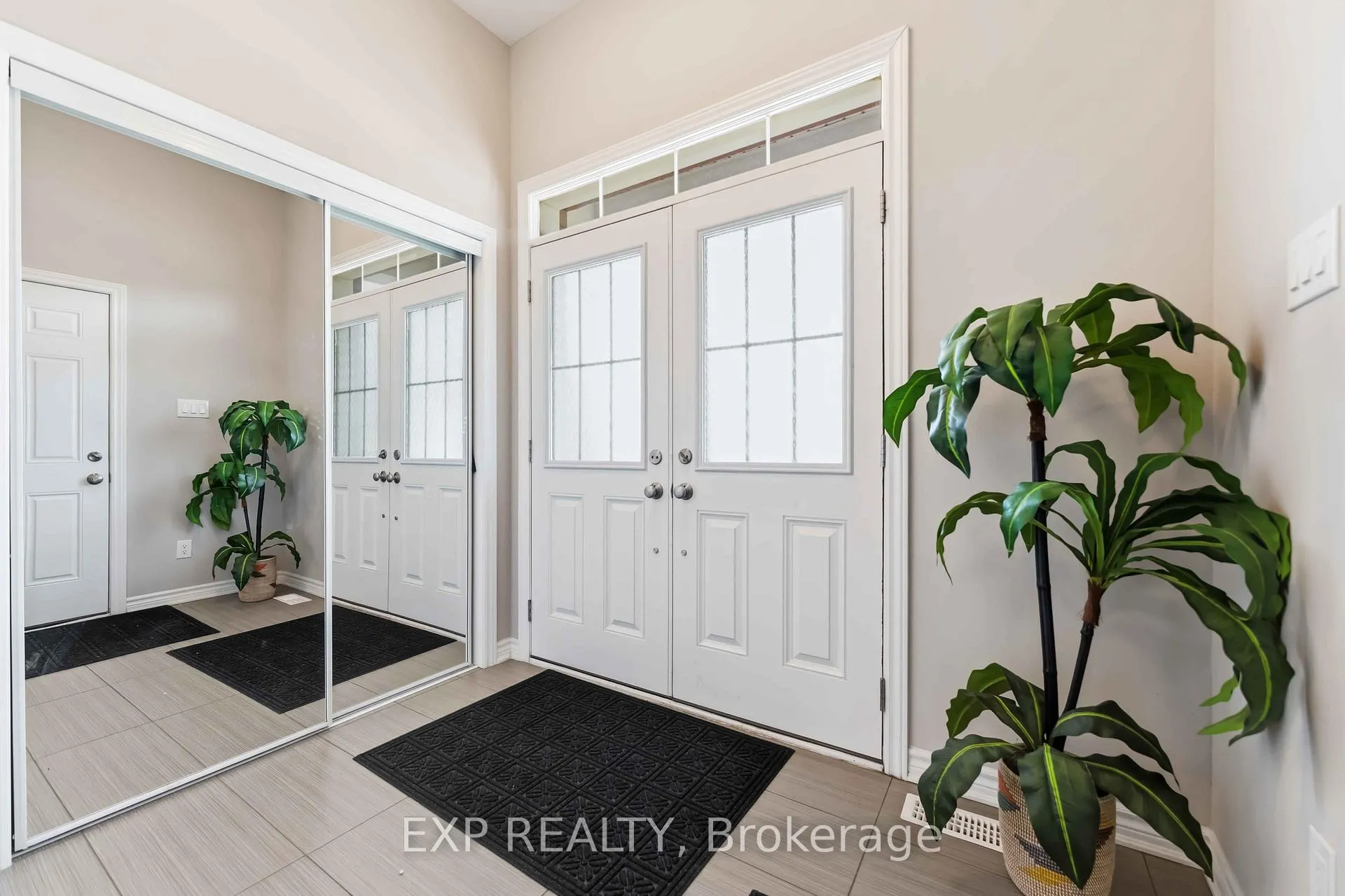 Photo 3 of 220 Willowdusk Street, Ottawa, Kanata - Emerald Meadows/Trailwest — HOMEH
