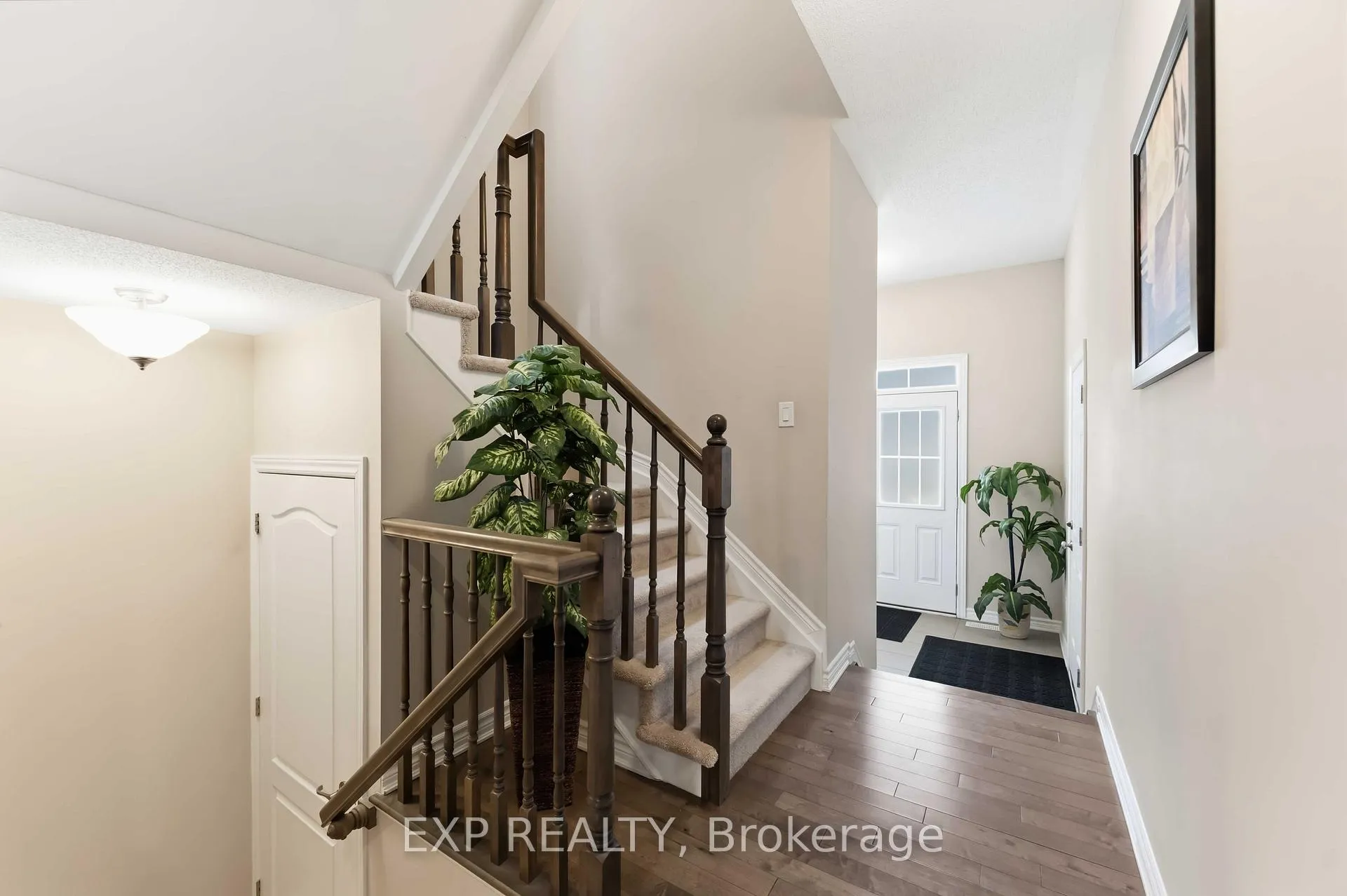 Photo 5 of 220 Willowdusk Street, Ottawa, Kanata - Emerald Meadows/Trailwest — HOMEH