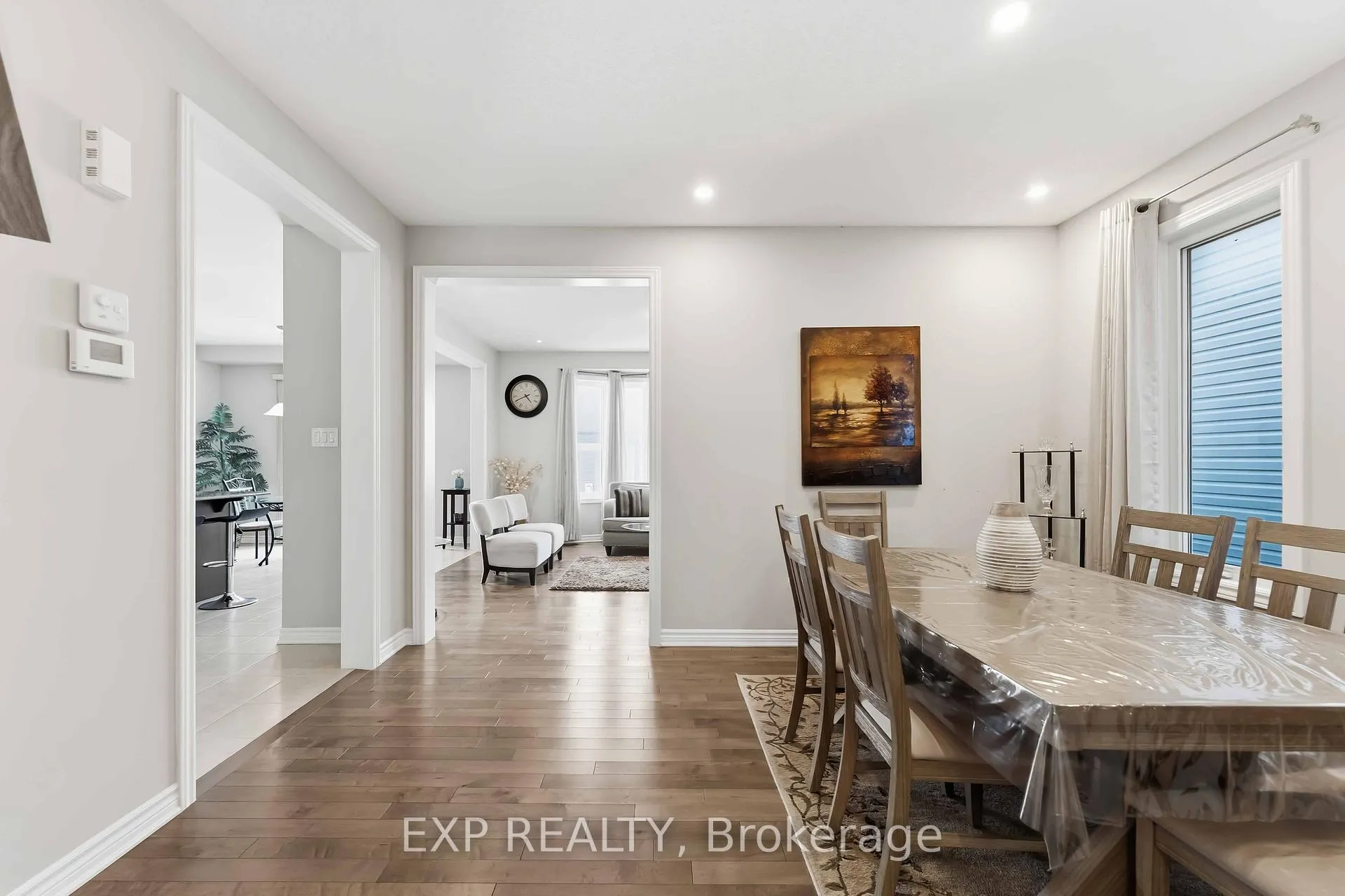 Photo 6 of 220 Willowdusk Street, Ottawa, Kanata - Emerald Meadows/Trailwest — HOMEH
