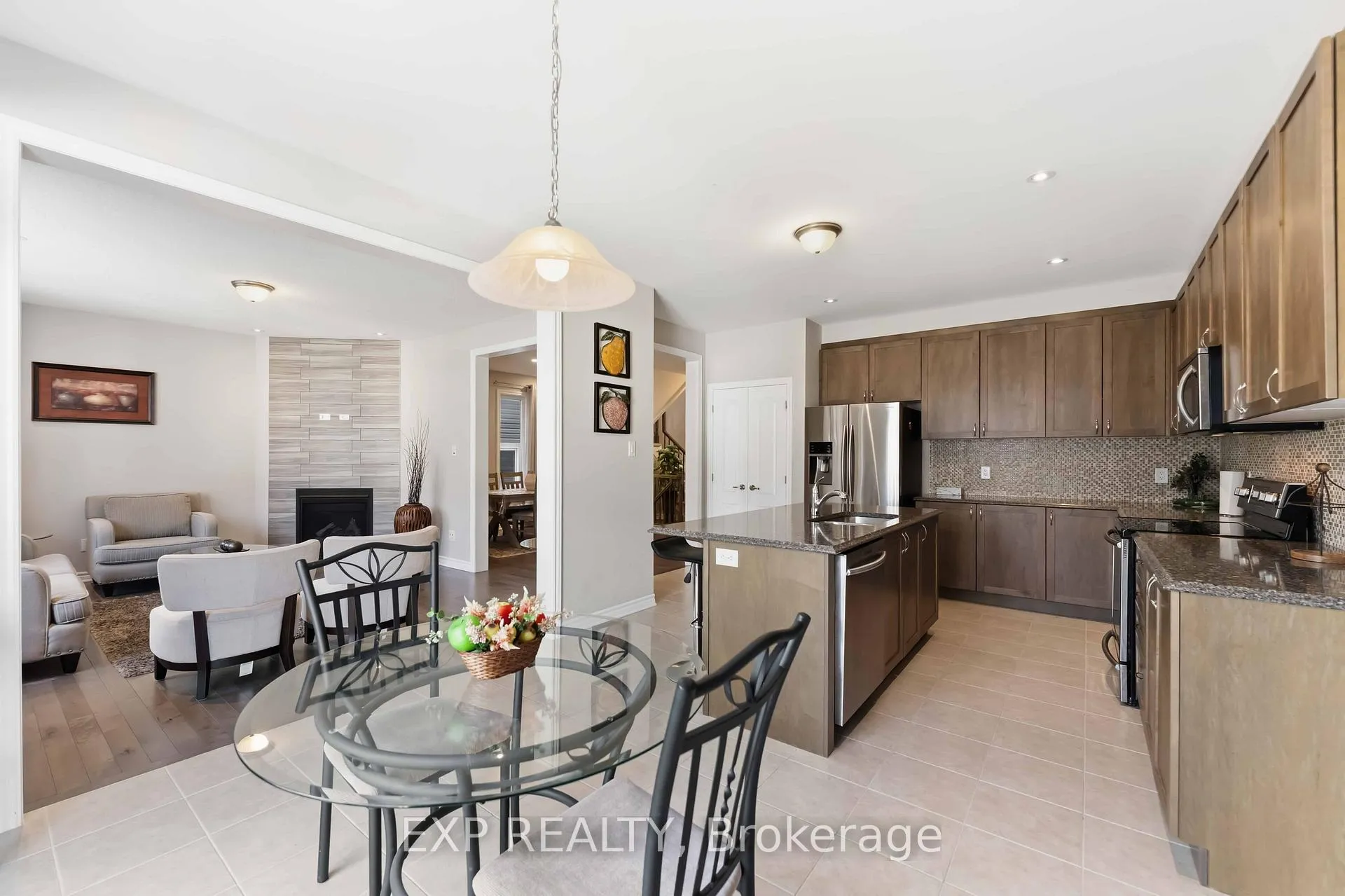 Photo 19 of 220 Willowdusk Street, Ottawa, Kanata - Emerald Meadows/Trailwest — HOMEH