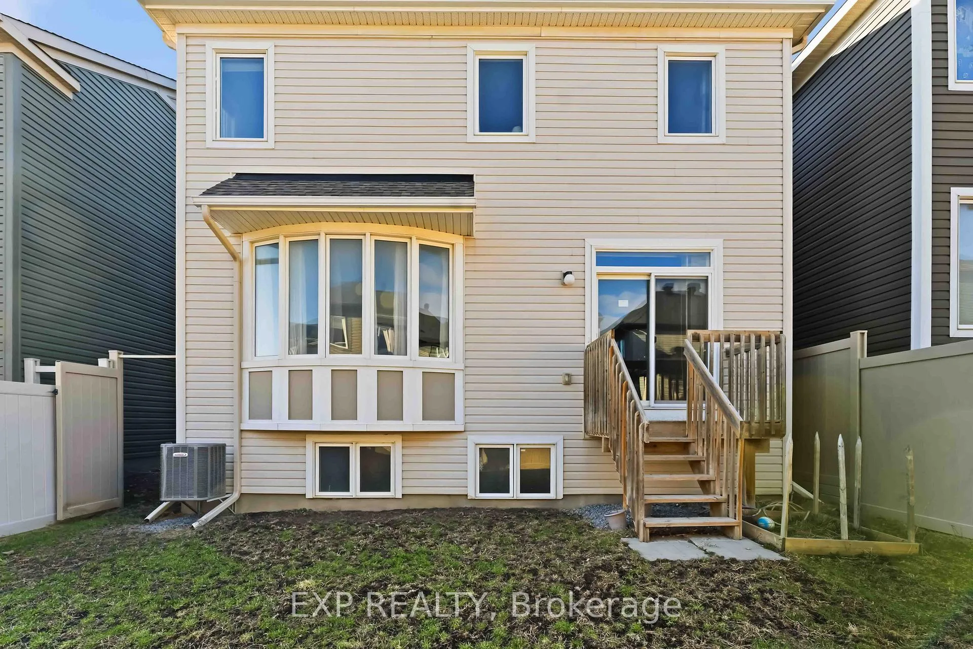 Photo 42 of 220 Willowdusk Street, Ottawa, Kanata - Emerald Meadows/Trailwest — HOMEH
