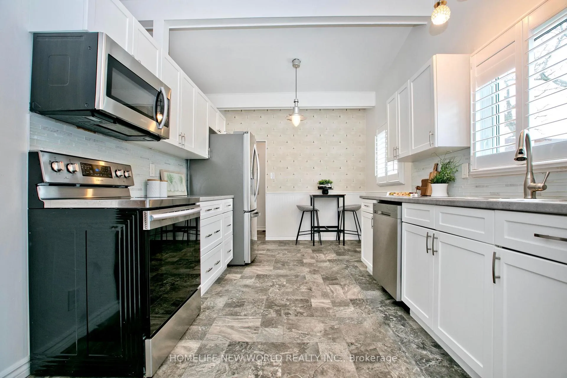 Photo 10 of 680 Annland Street, Pickering, Bay Ridges — HOMEH