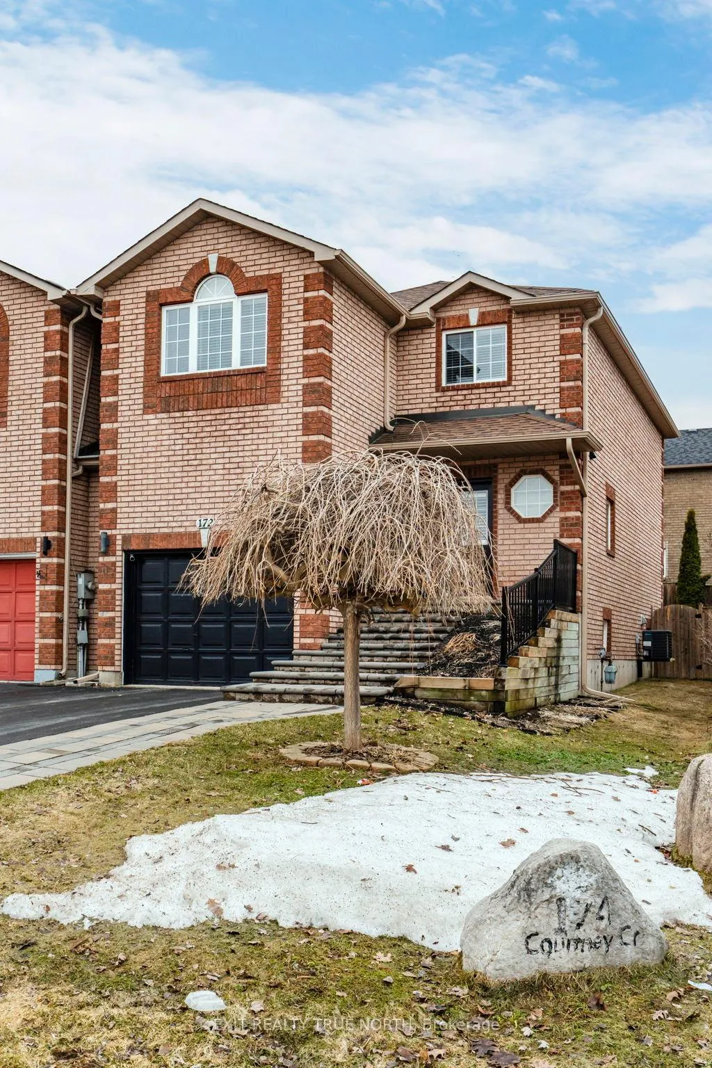 Front of 172 Courtney Crescent
