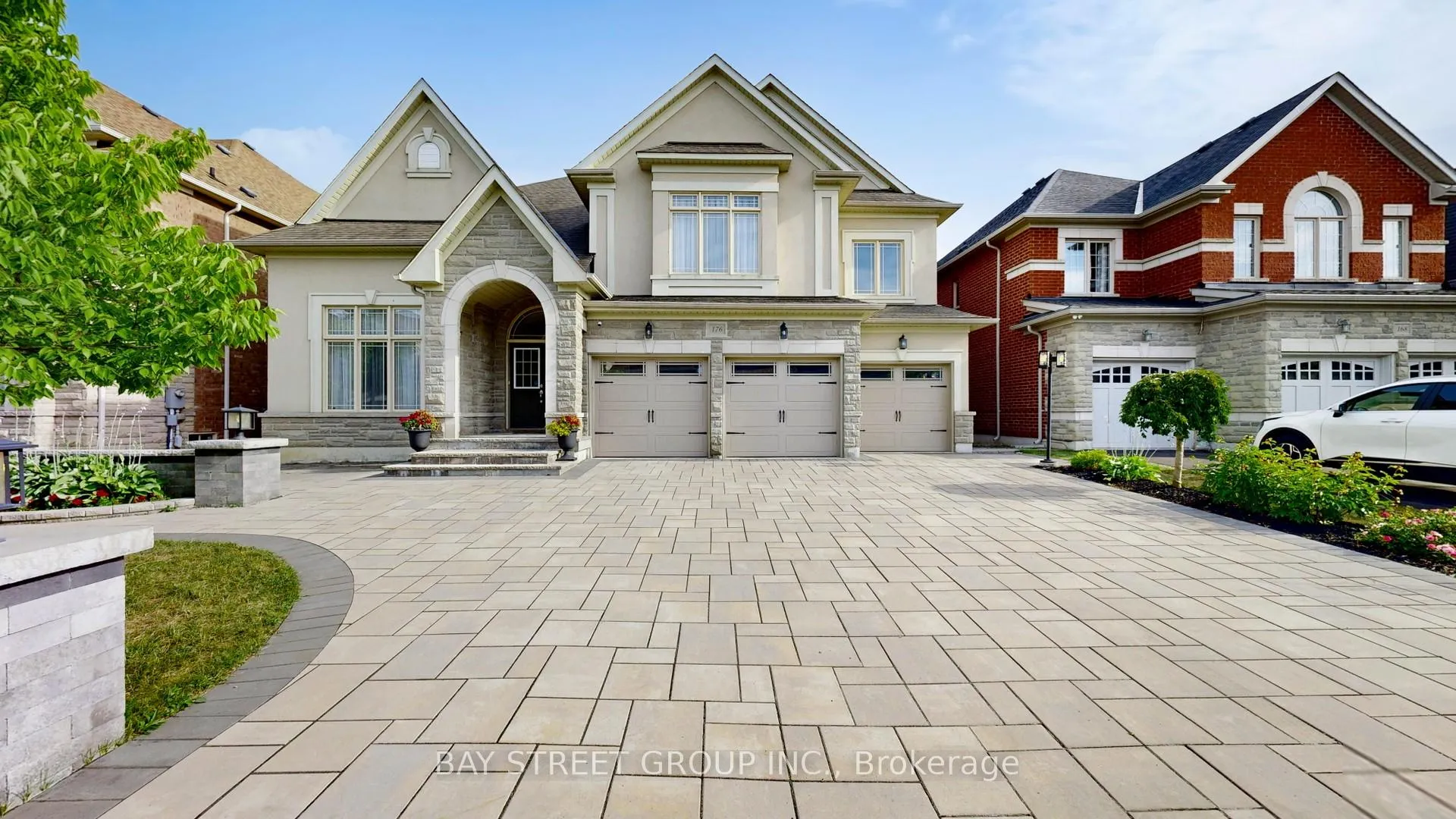 Photo 2 of 176 Upper Post Road, Vaughan, Patterson — HOMEH