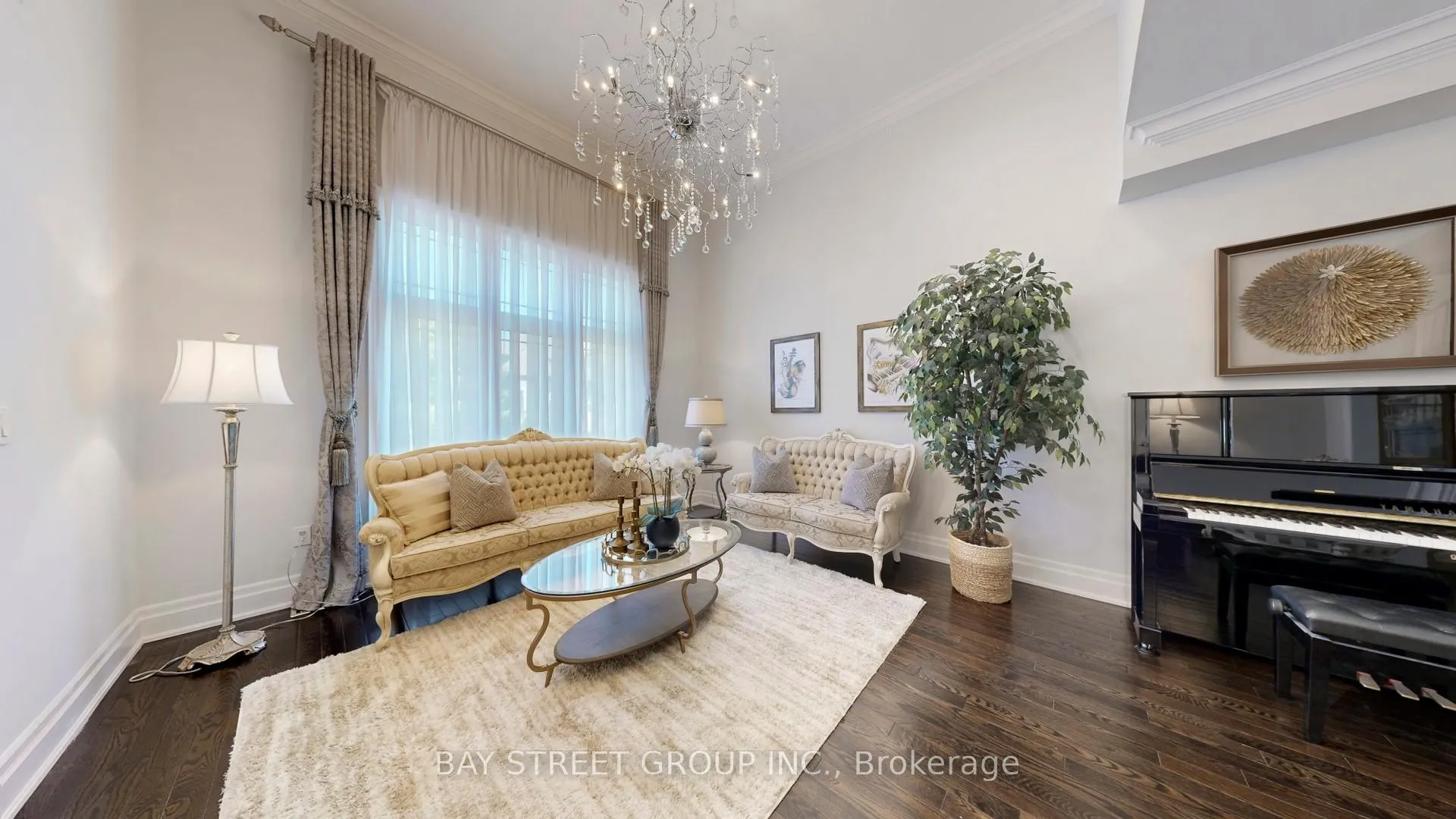 Photo 6 of 176 Upper Post Road, Vaughan, Patterson — HOMEH
