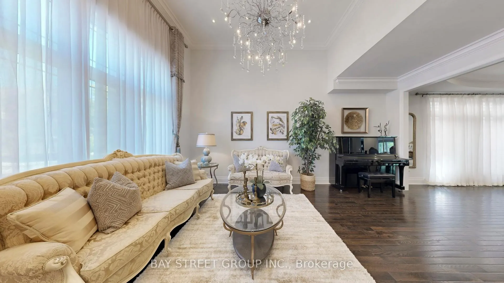Photo 7 of 176 Upper Post Road, Vaughan, Patterson — HOMEH