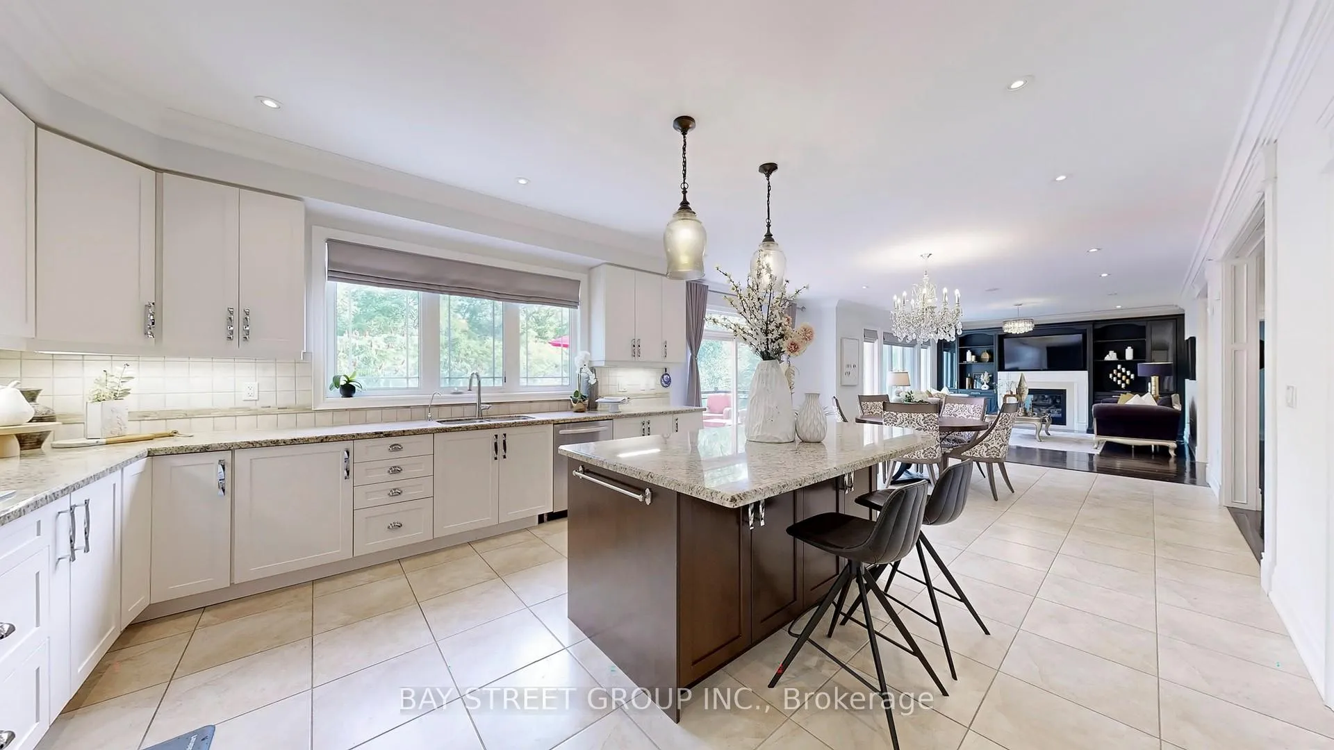 Photo 12 of 176 Upper Post Road, Vaughan, Patterson — HOMEH