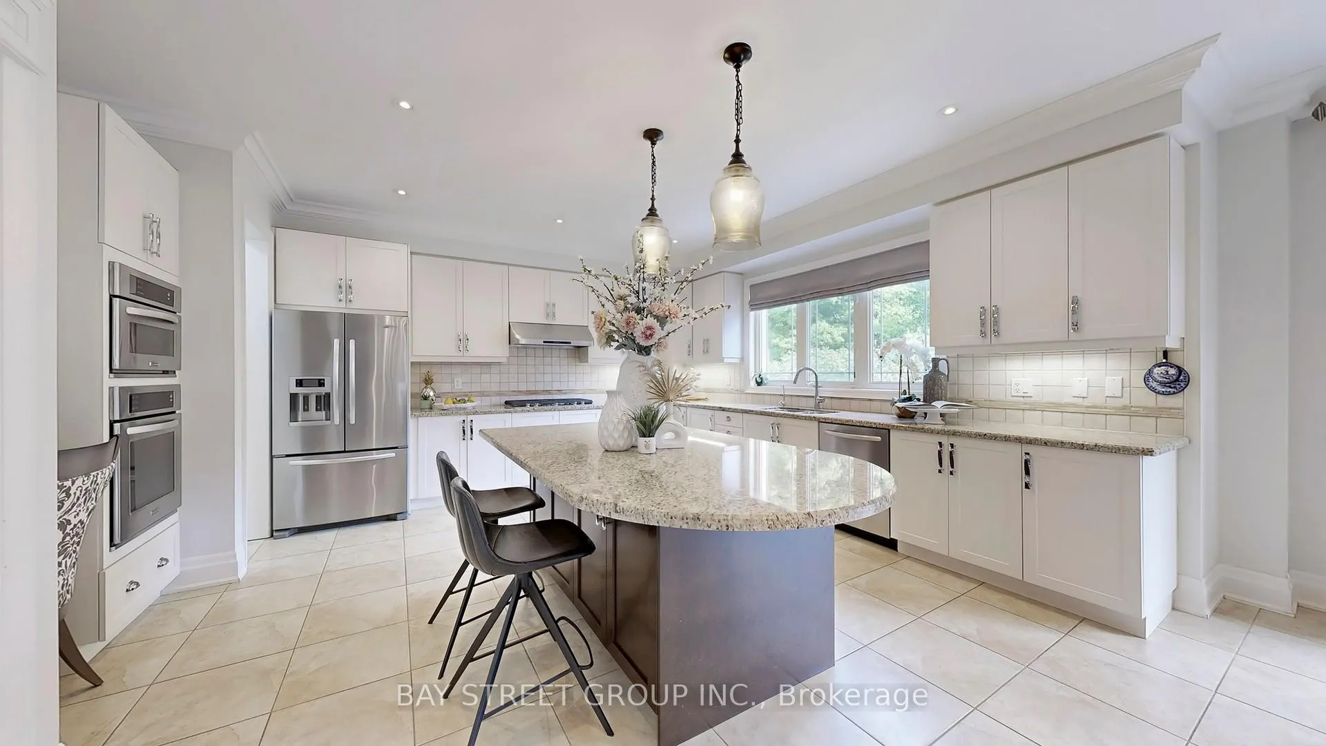 Photo 13 of 176 Upper Post Road, Vaughan, Patterson — HOMEH