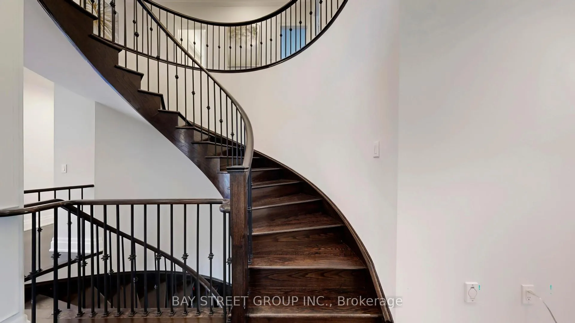 Photo 19 of 176 Upper Post Road, Vaughan, Patterson — HOMEH