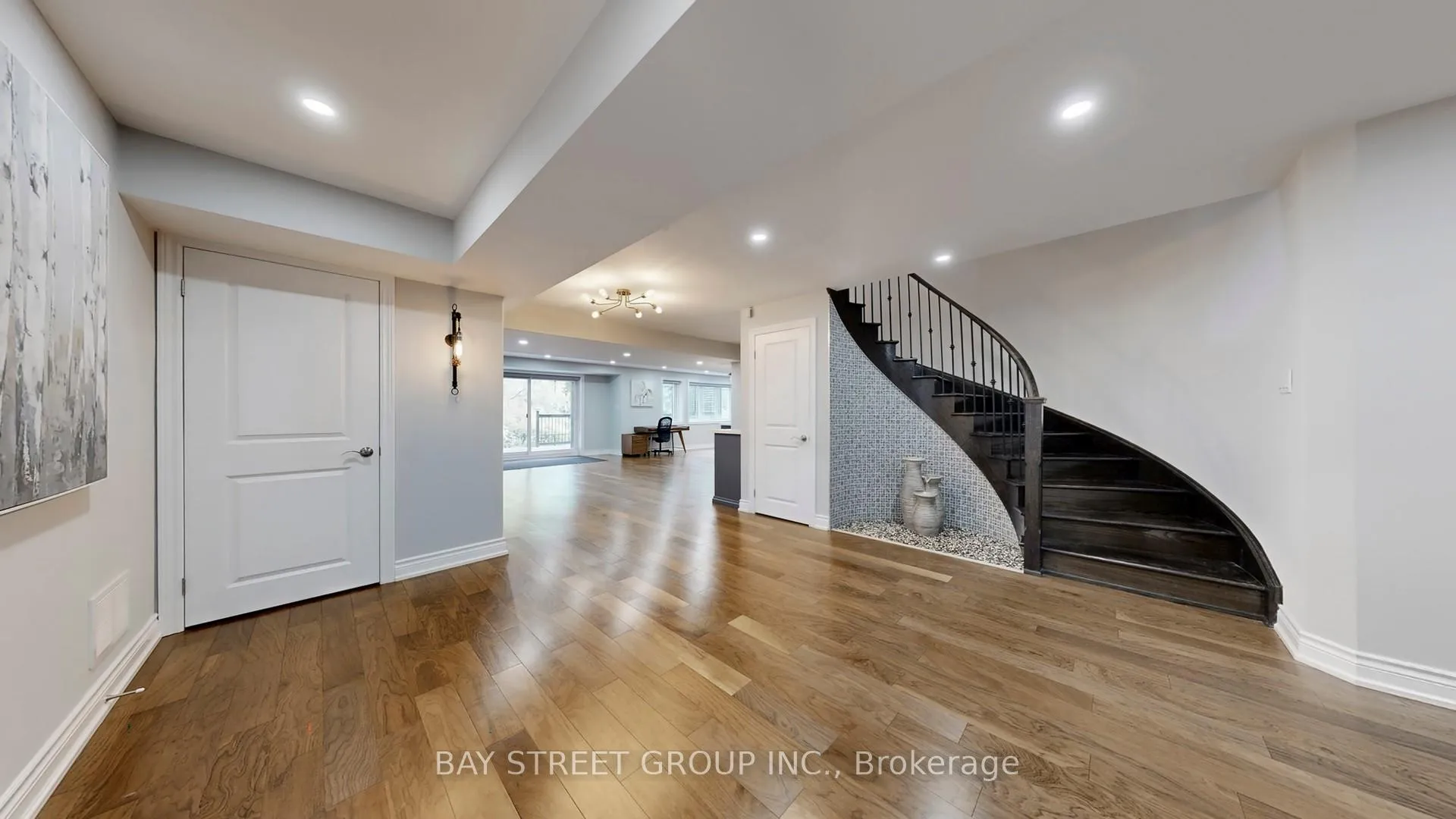 Photo 36 of 176 Upper Post Road, Vaughan, Patterson — HOMEH