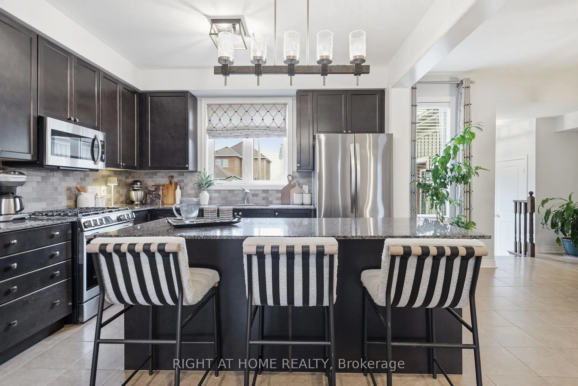Photo 11 of 79 Ross Wright Avenue, Clarington, Bowmanville — HOMEH