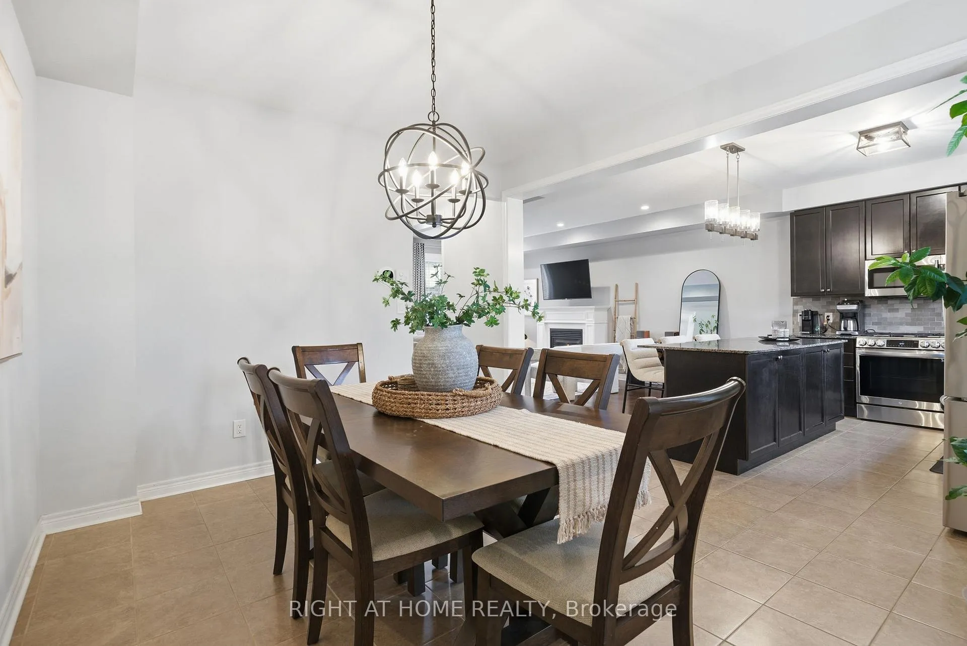 Photo 17 of 79 Ross Wright Avenue, Clarington, Bowmanville — HOMEH