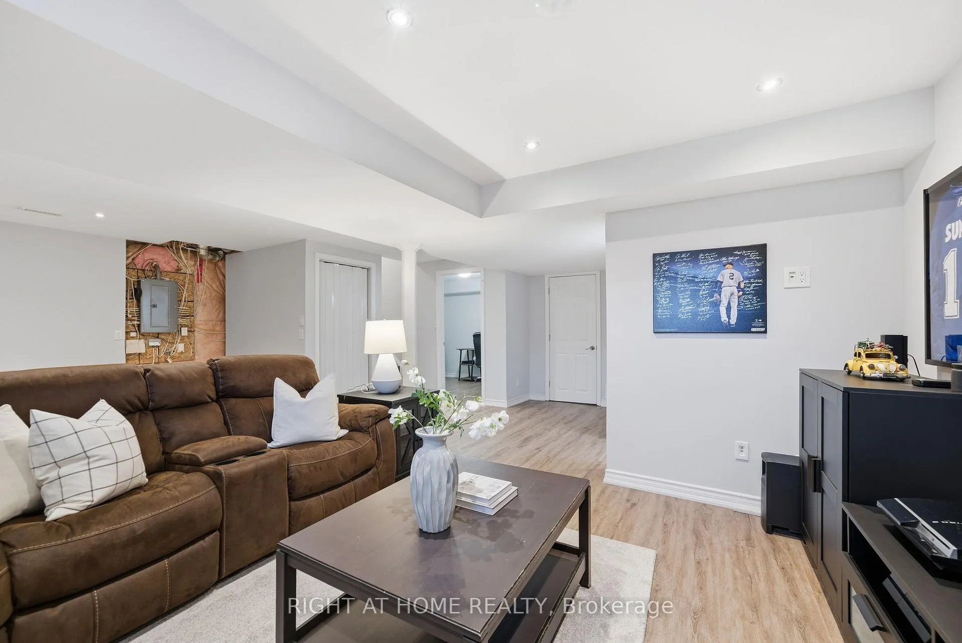 Photo 28 of 79 Ross Wright Avenue, Clarington, Bowmanville — HOMEH