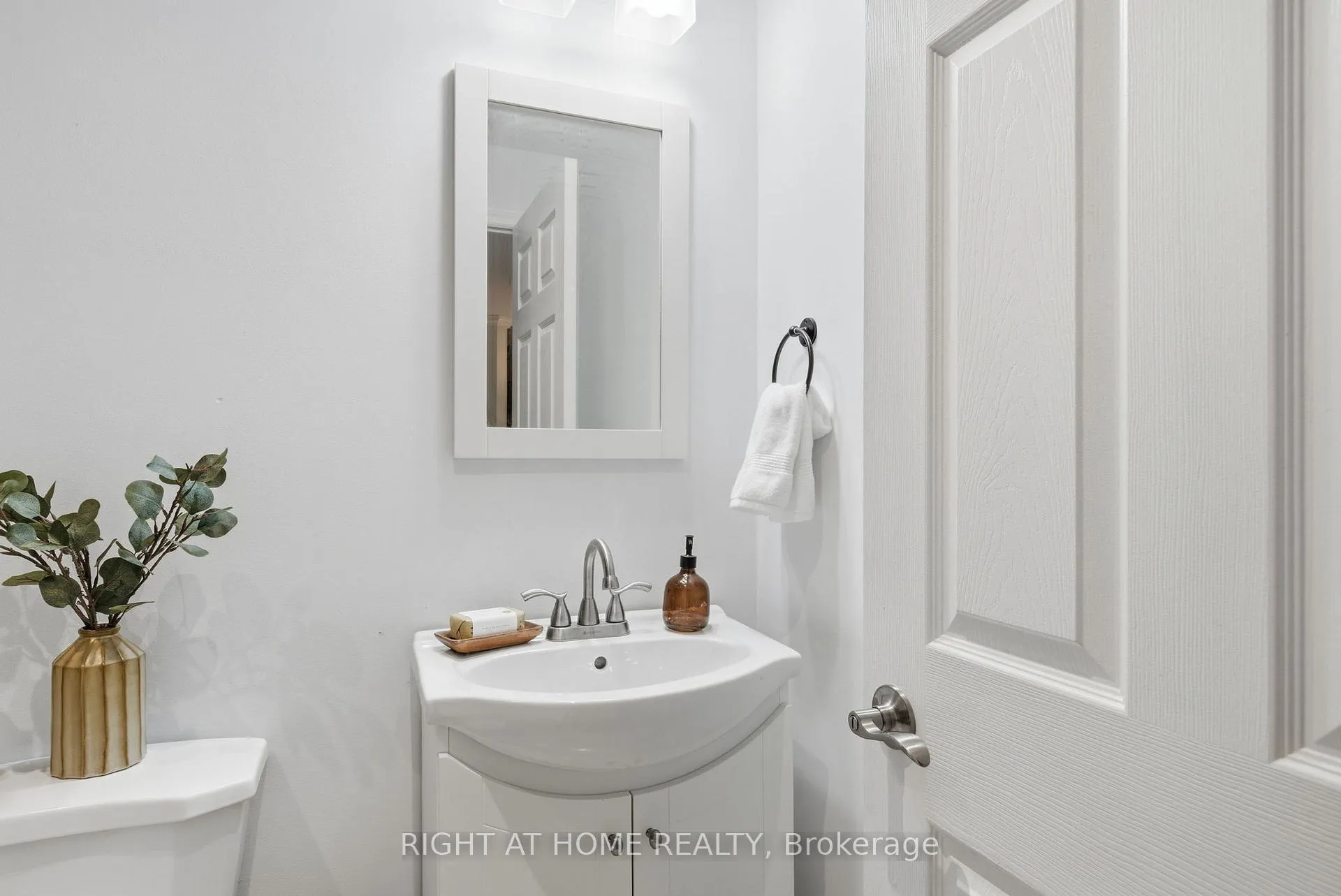 Photo 29 of 79 Ross Wright Avenue, Clarington, Bowmanville — HOMEH