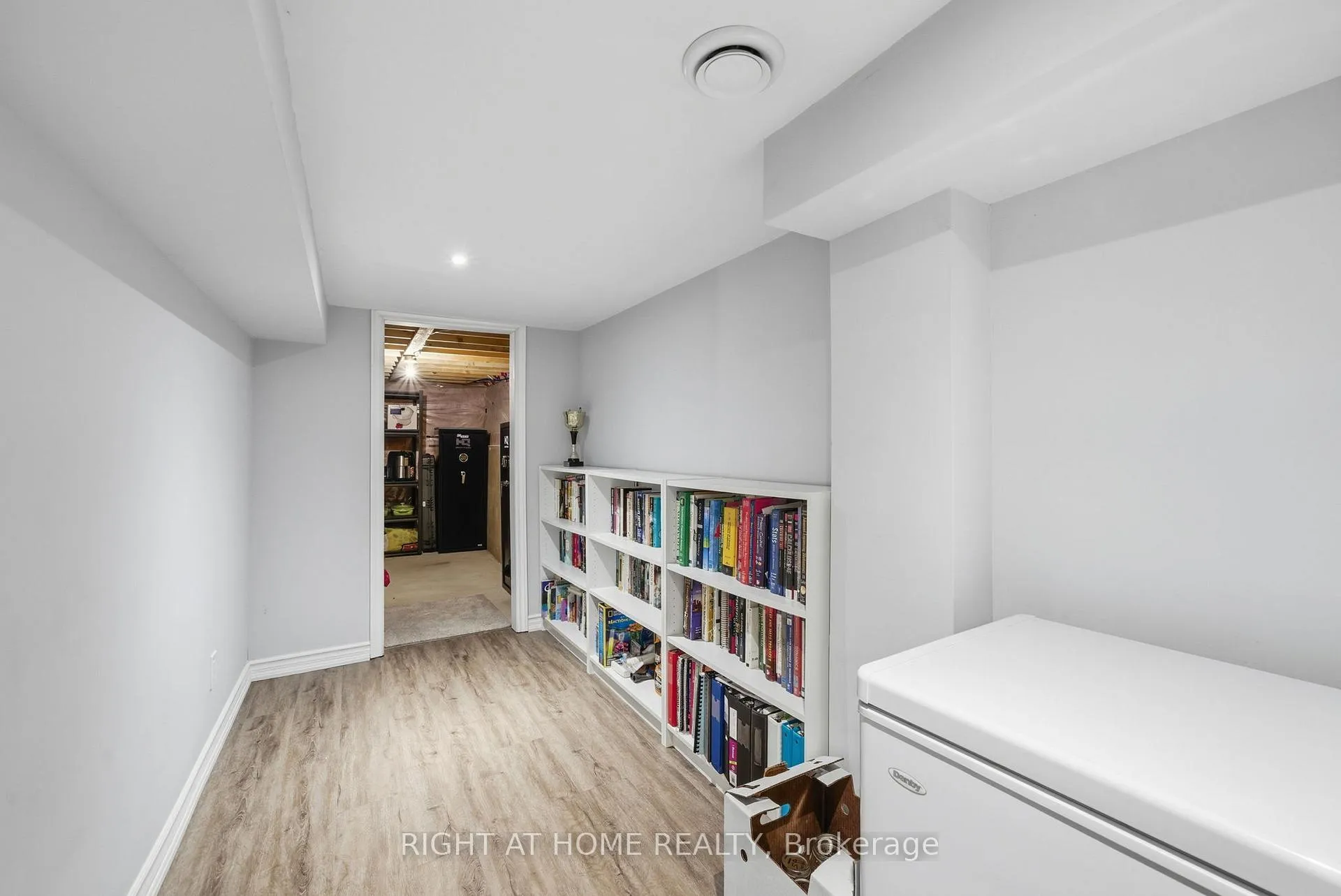 Photo 30 of 79 Ross Wright Avenue, Clarington, Bowmanville — HOMEH
