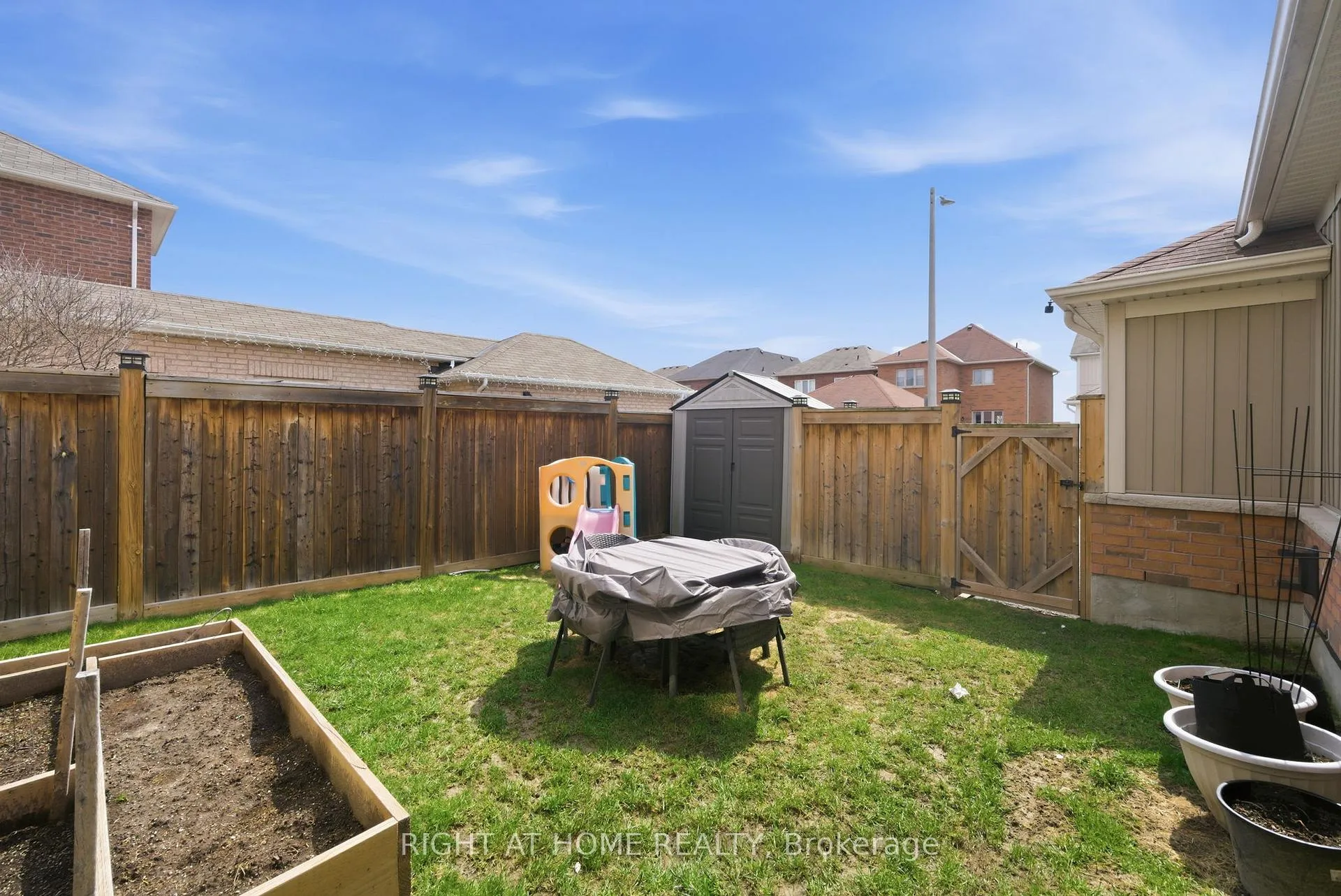 Photo 33 of 79 Ross Wright Avenue, Clarington, Bowmanville — HOMEH