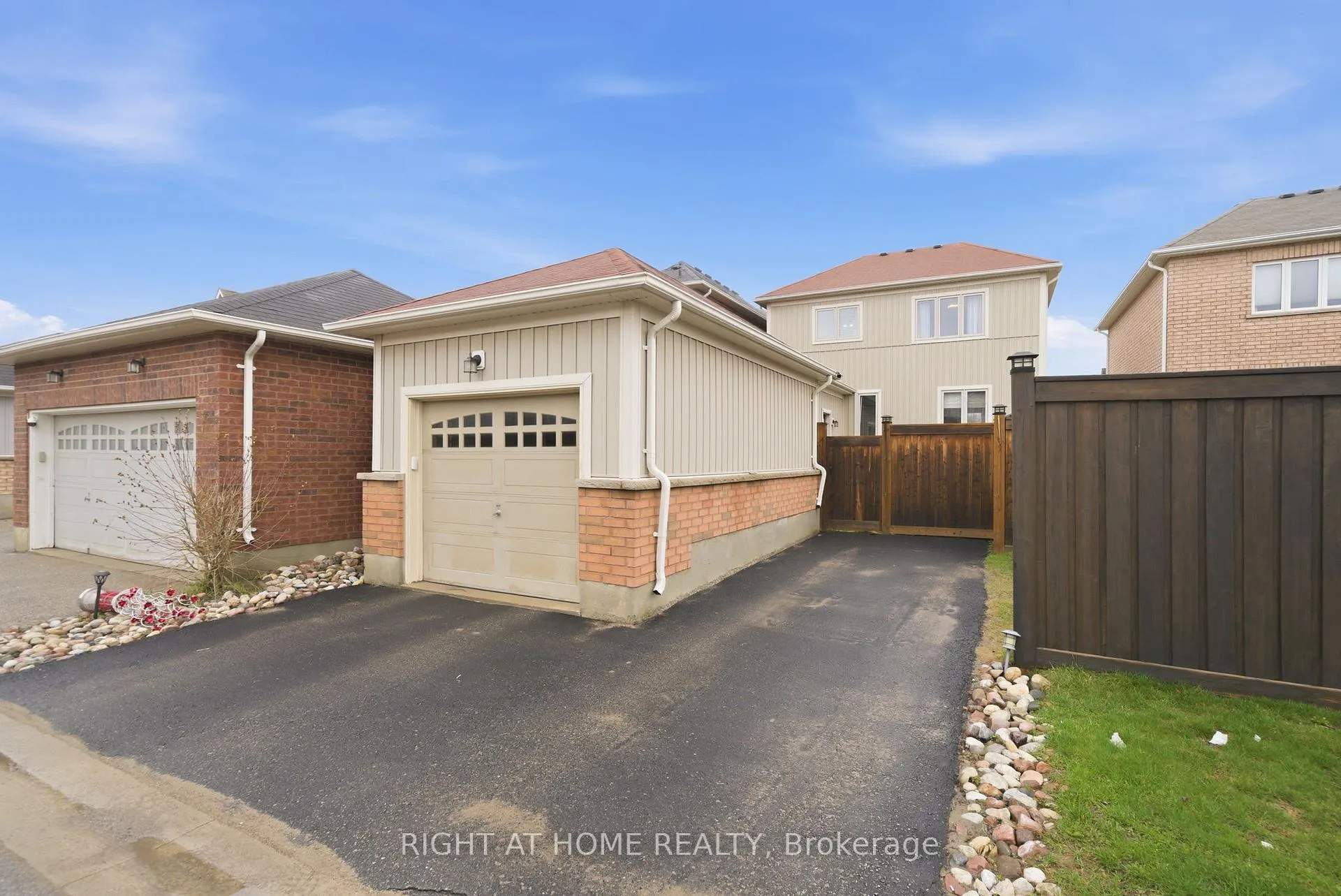Photo 34 of 79 Ross Wright Avenue, Clarington, Bowmanville — HOMEH
