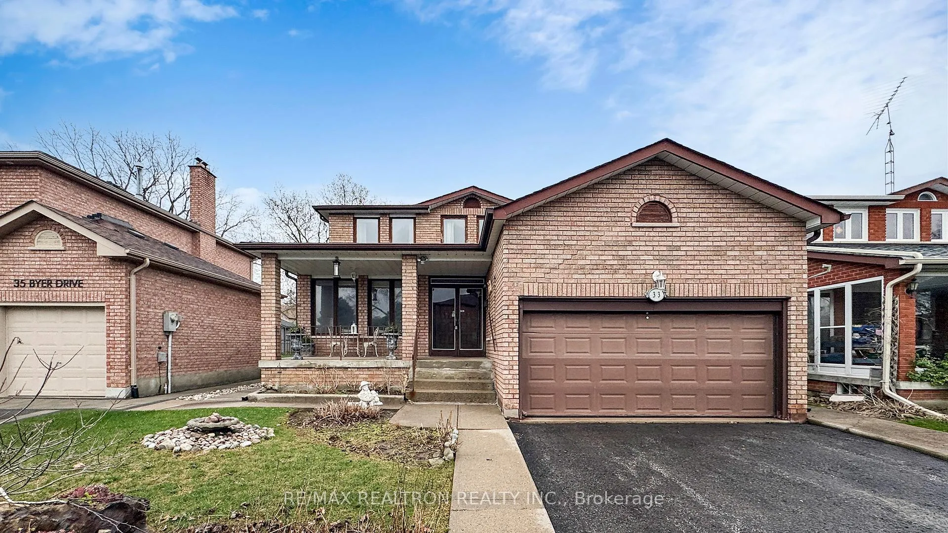 Photo 2 of 33 Byer Drive, Markham, Raymerville — HOMEH