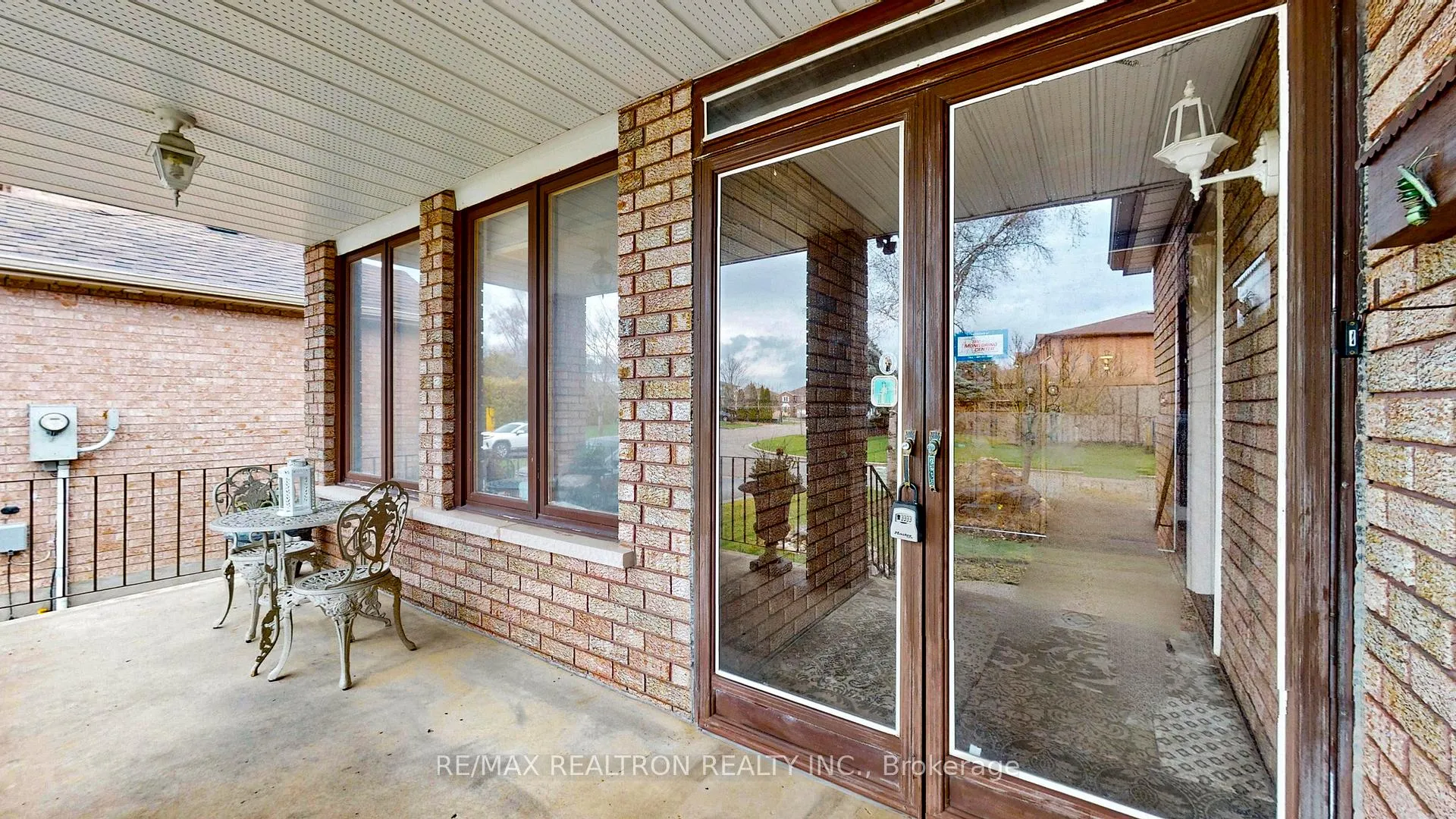 Photo 3 of 33 Byer Drive, Markham, Raymerville — HOMEH