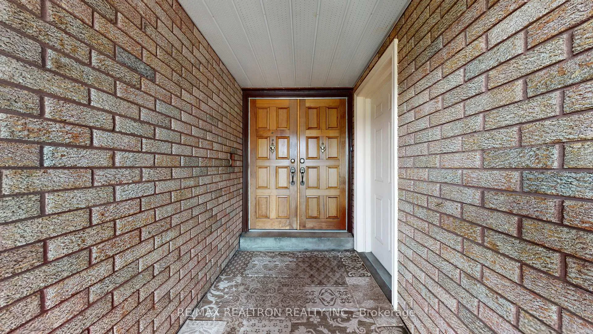Photo 4 of 33 Byer Drive, Markham, Raymerville — HOMEH