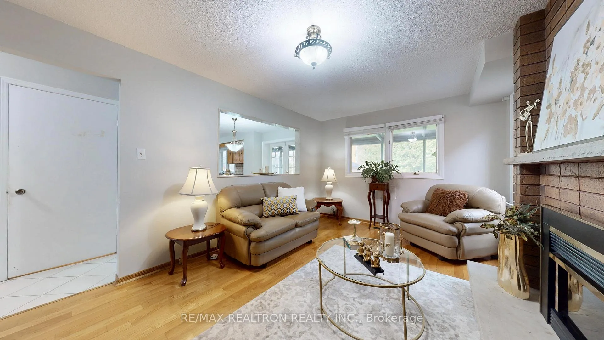 Photo 5 of 33 Byer Drive, Markham, Raymerville — HOMEH