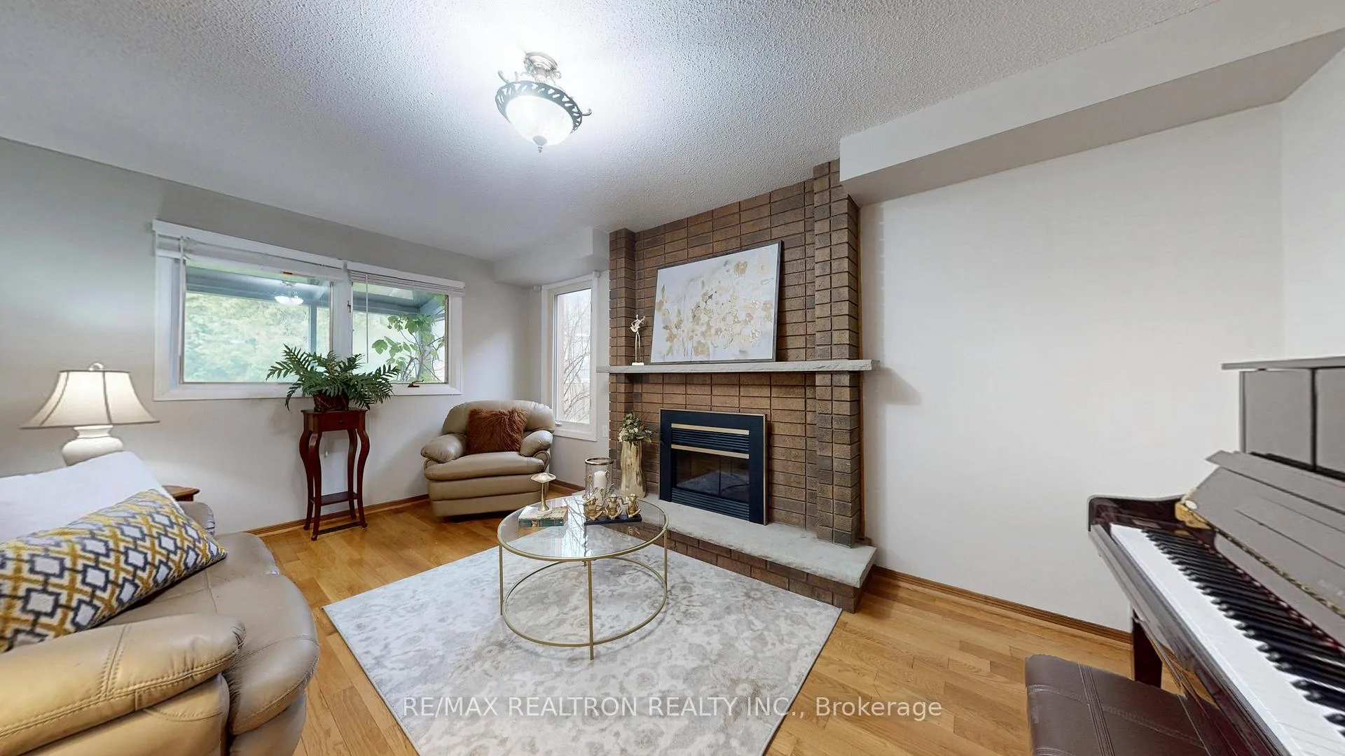 Photo 6 of 33 Byer Drive, Markham, Raymerville — HOMEH