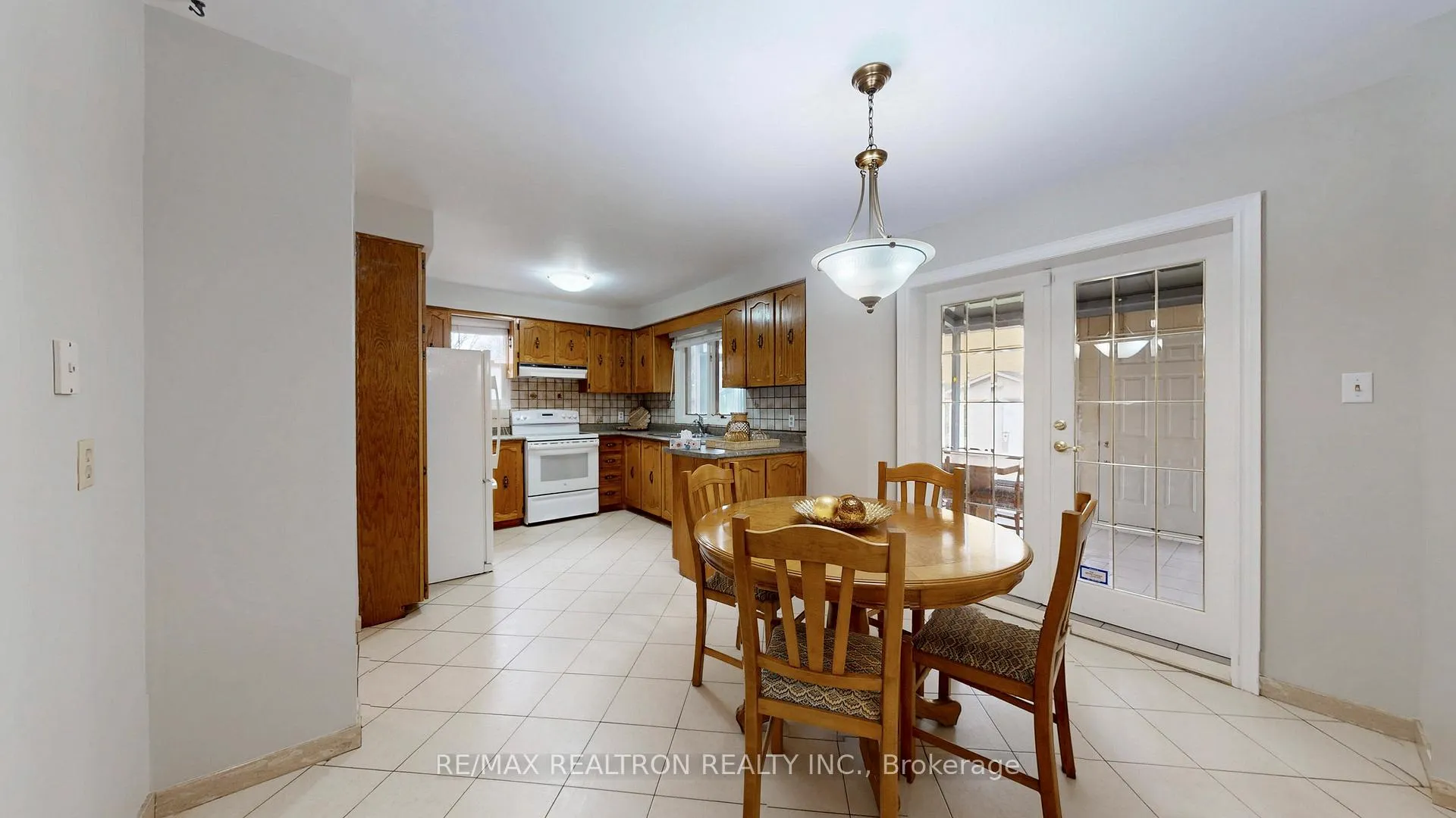 Photo 15 of 33 Byer Drive, Markham, Raymerville — HOMEH