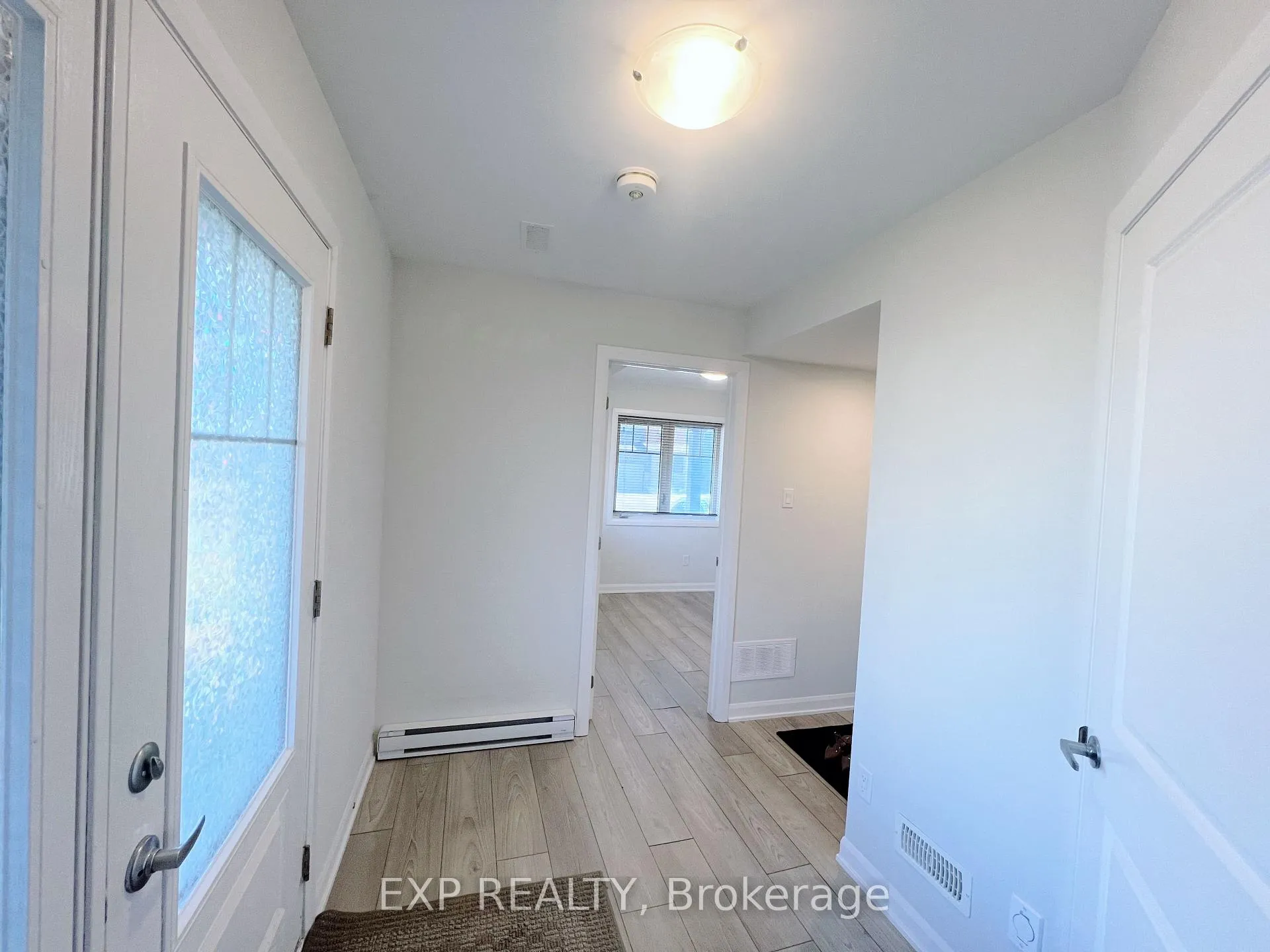 Photo 2 of 40 Teelin Circle, Ottawa, Barrhaven - Half Moon Bay — HOMEH