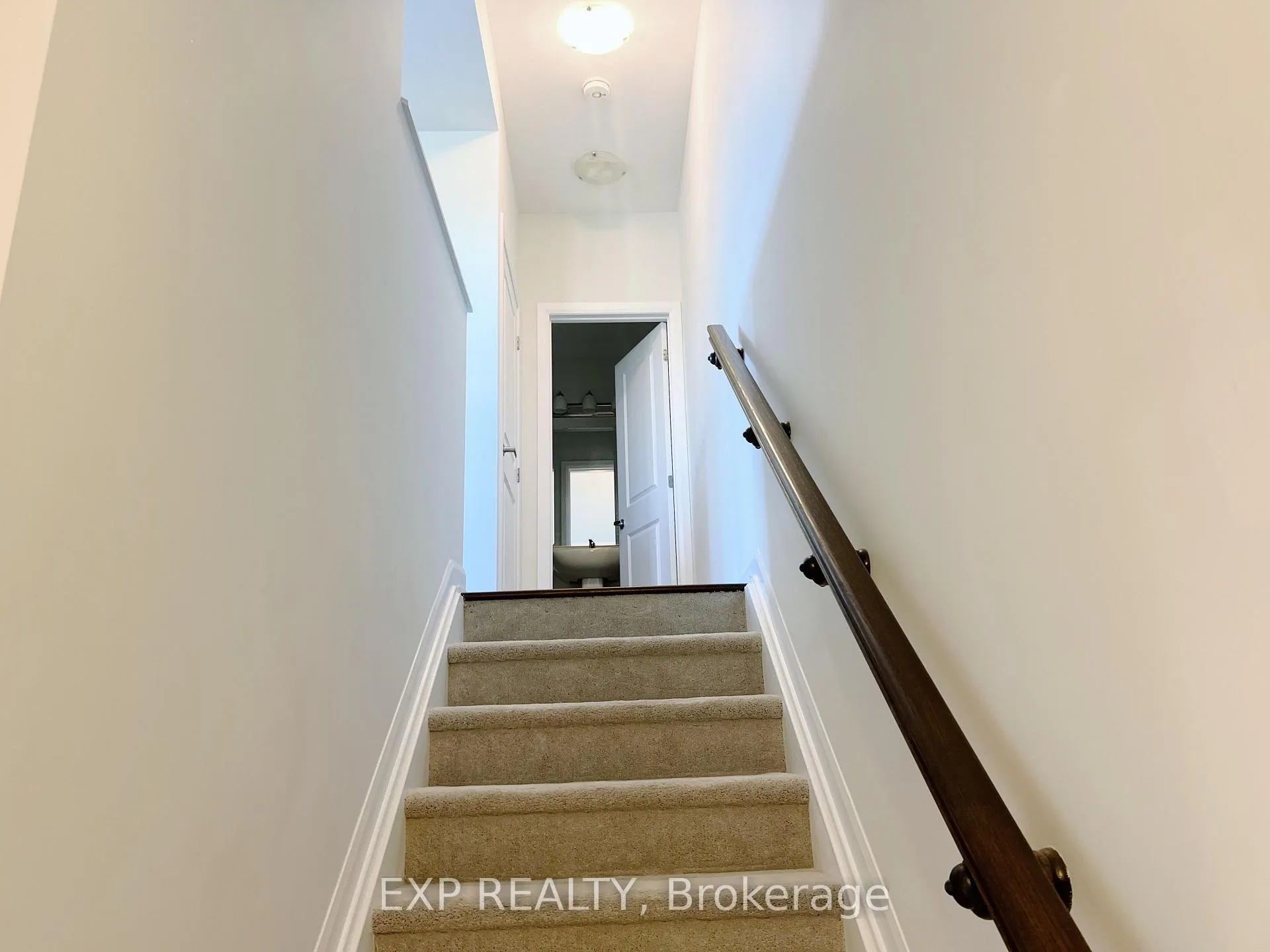 Photo 4 of 40 Teelin Circle, Ottawa, Barrhaven - Half Moon Bay — HOMEH