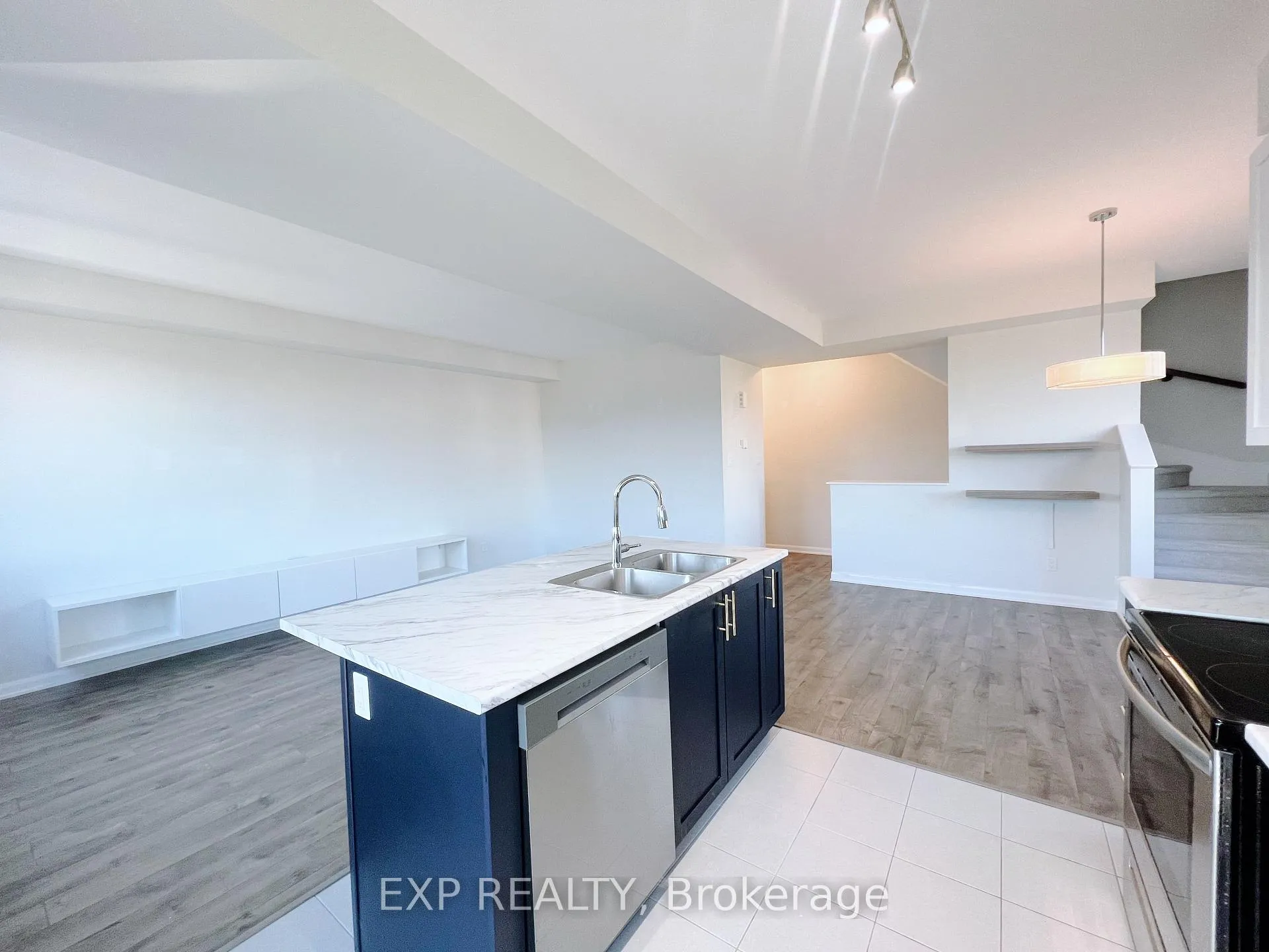 Photo 7 of 40 Teelin Circle, Ottawa, Barrhaven - Half Moon Bay — HOMEH
