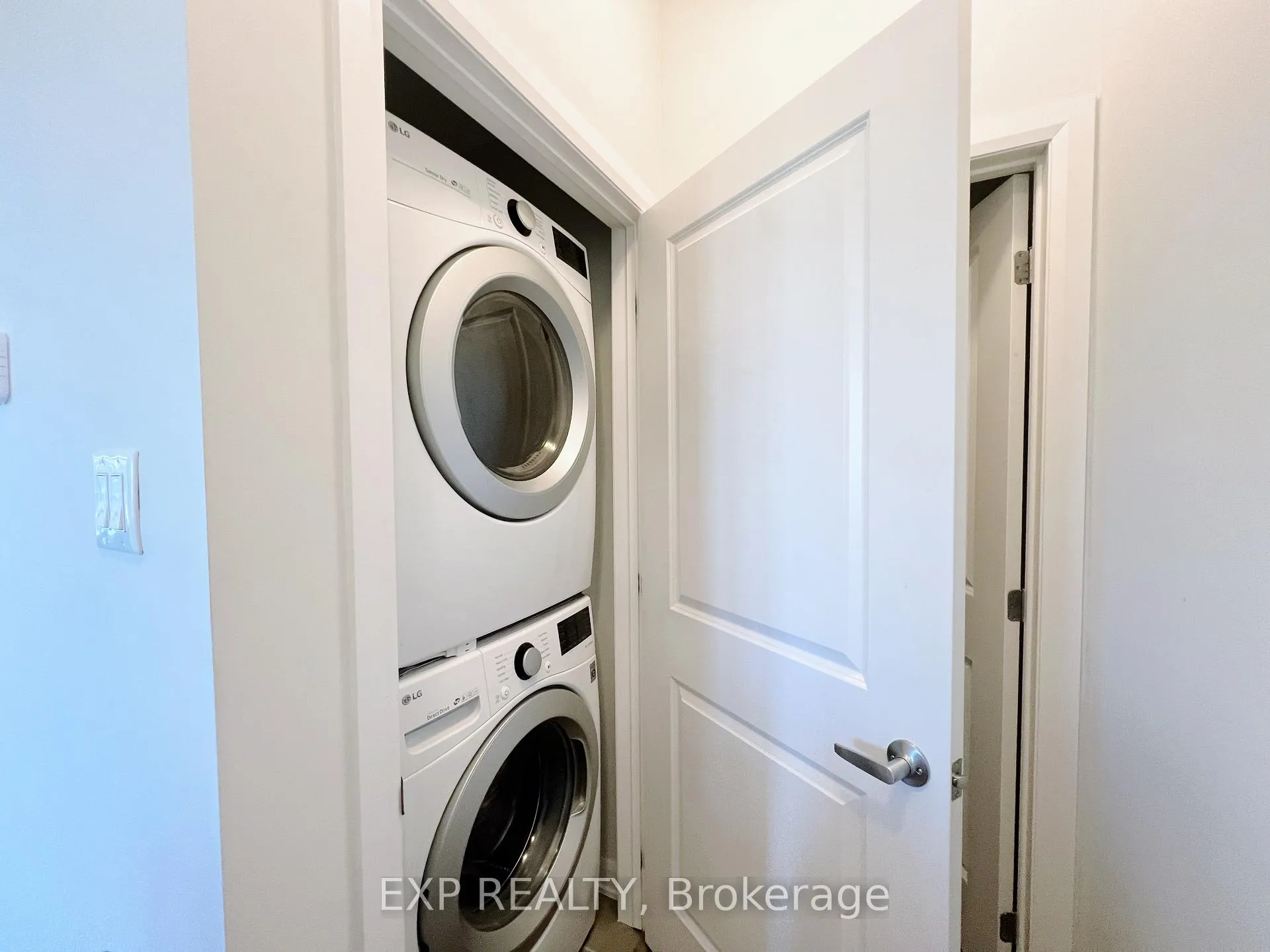 Photo 12 of 40 Teelin Circle, Ottawa, Barrhaven - Half Moon Bay — HOMEH