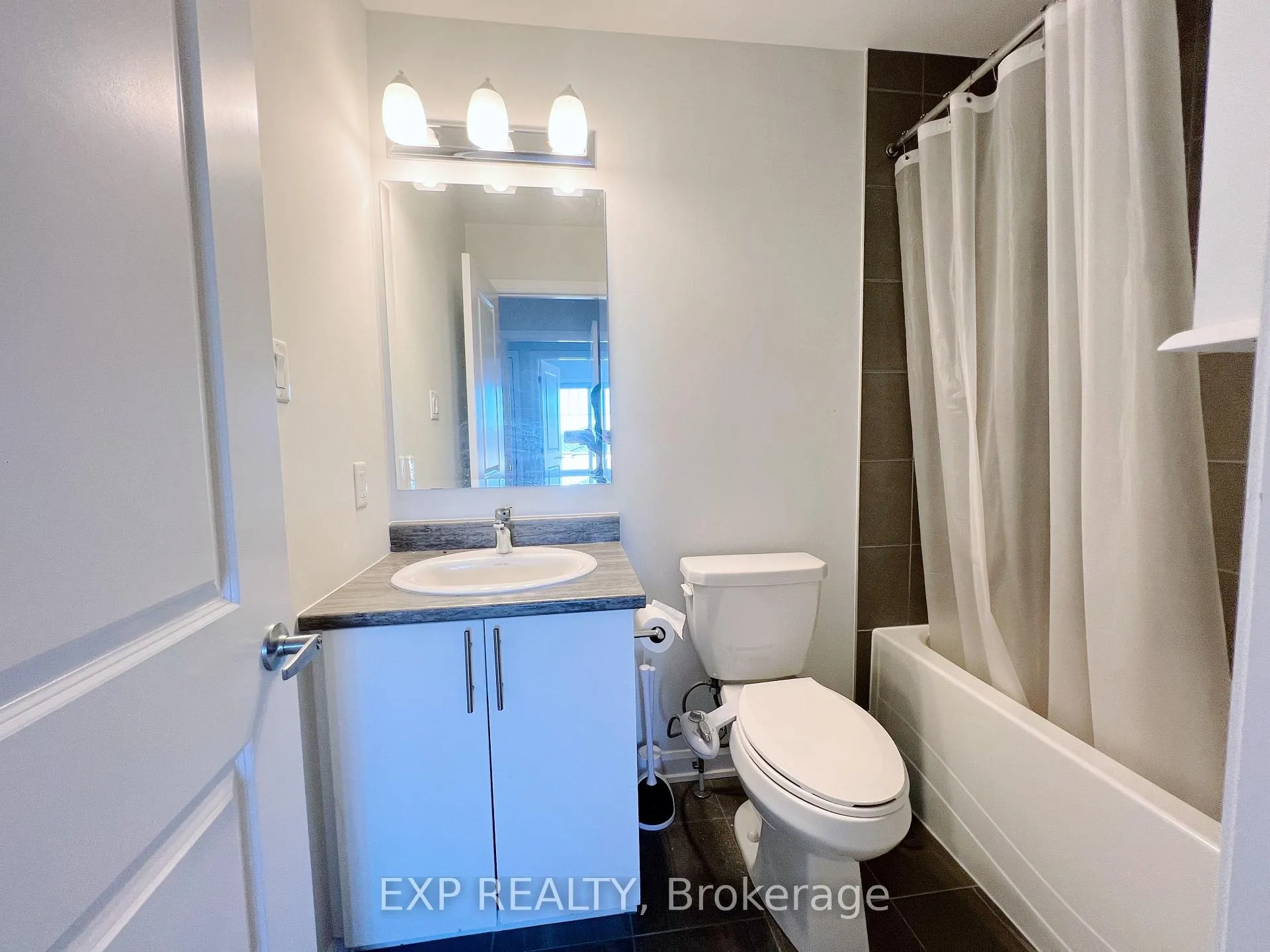Photo 15 of 40 Teelin Circle, Ottawa, Barrhaven - Half Moon Bay — HOMEH