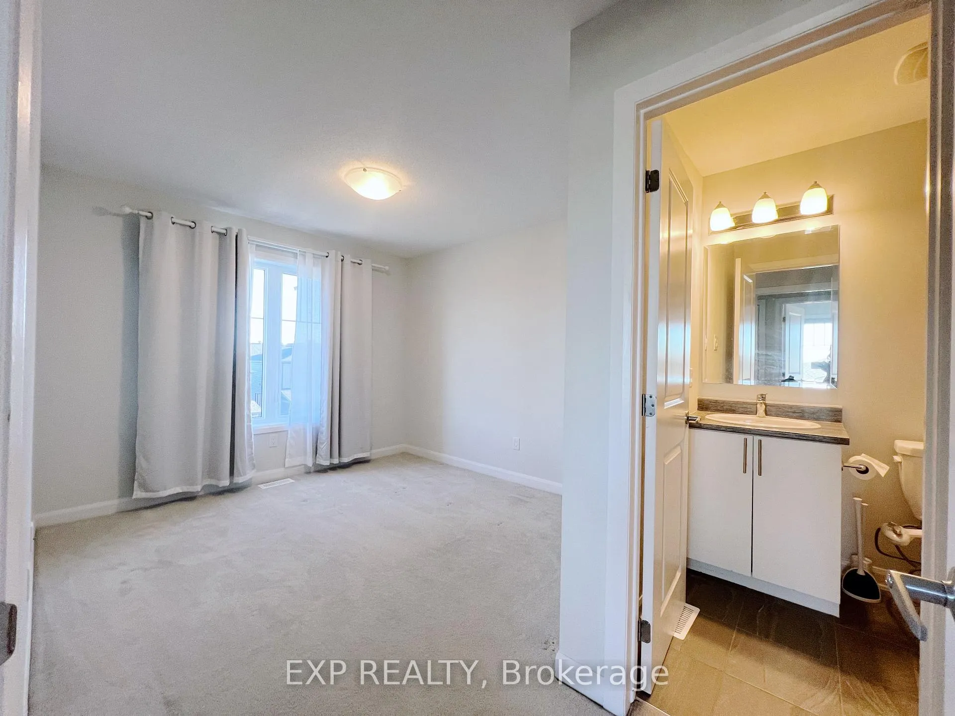 Photo 17 of 40 Teelin Circle, Ottawa, Barrhaven - Half Moon Bay — HOMEH