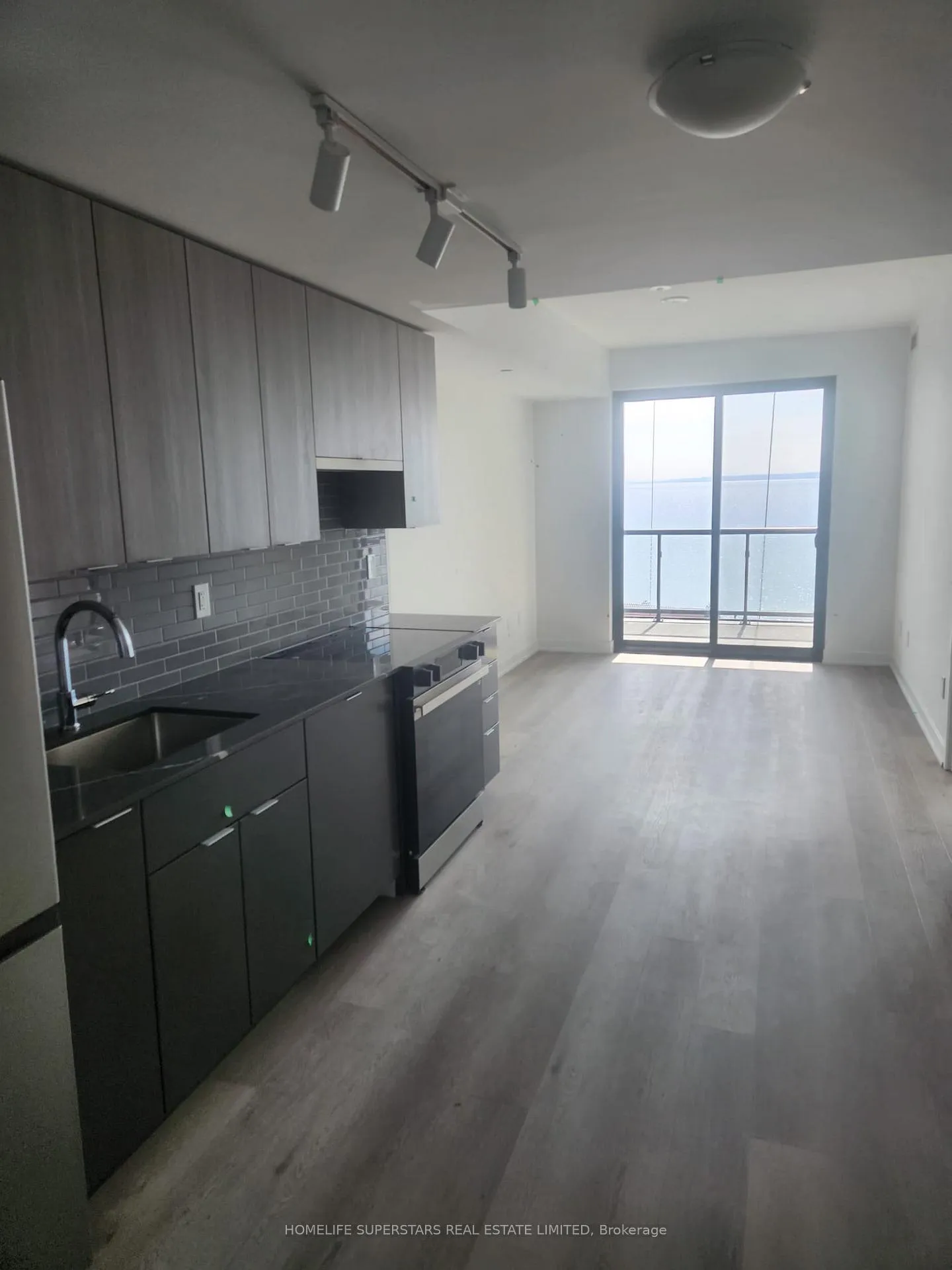 Photo 9 of Unit 607, 2075 Lakeshore Road, Burlington, Brant — HOMEH