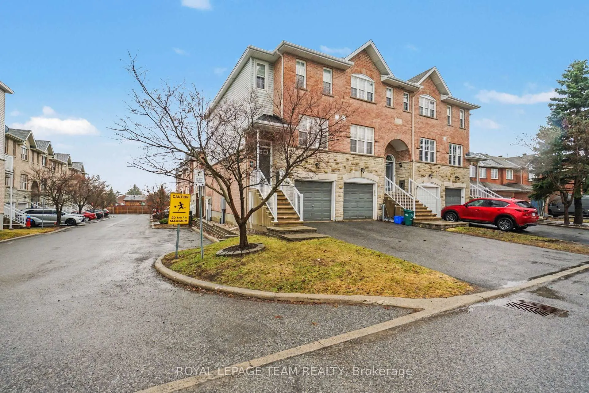 Photo 2 of 175 Scout Street, Ottawa, Central Park — HOMEH