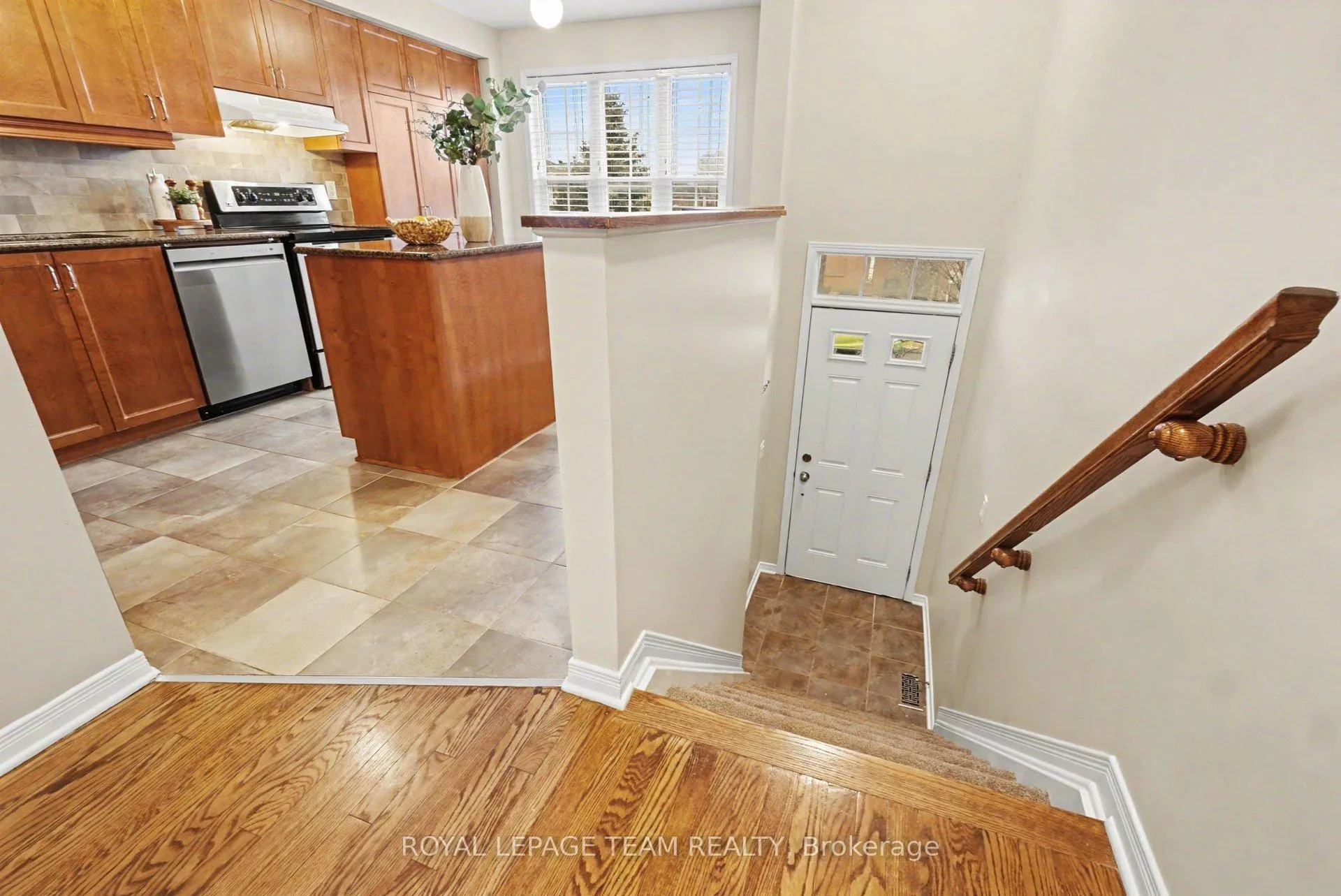 Photo 3 of 175 Scout Street, Ottawa, Central Park — HOMEH