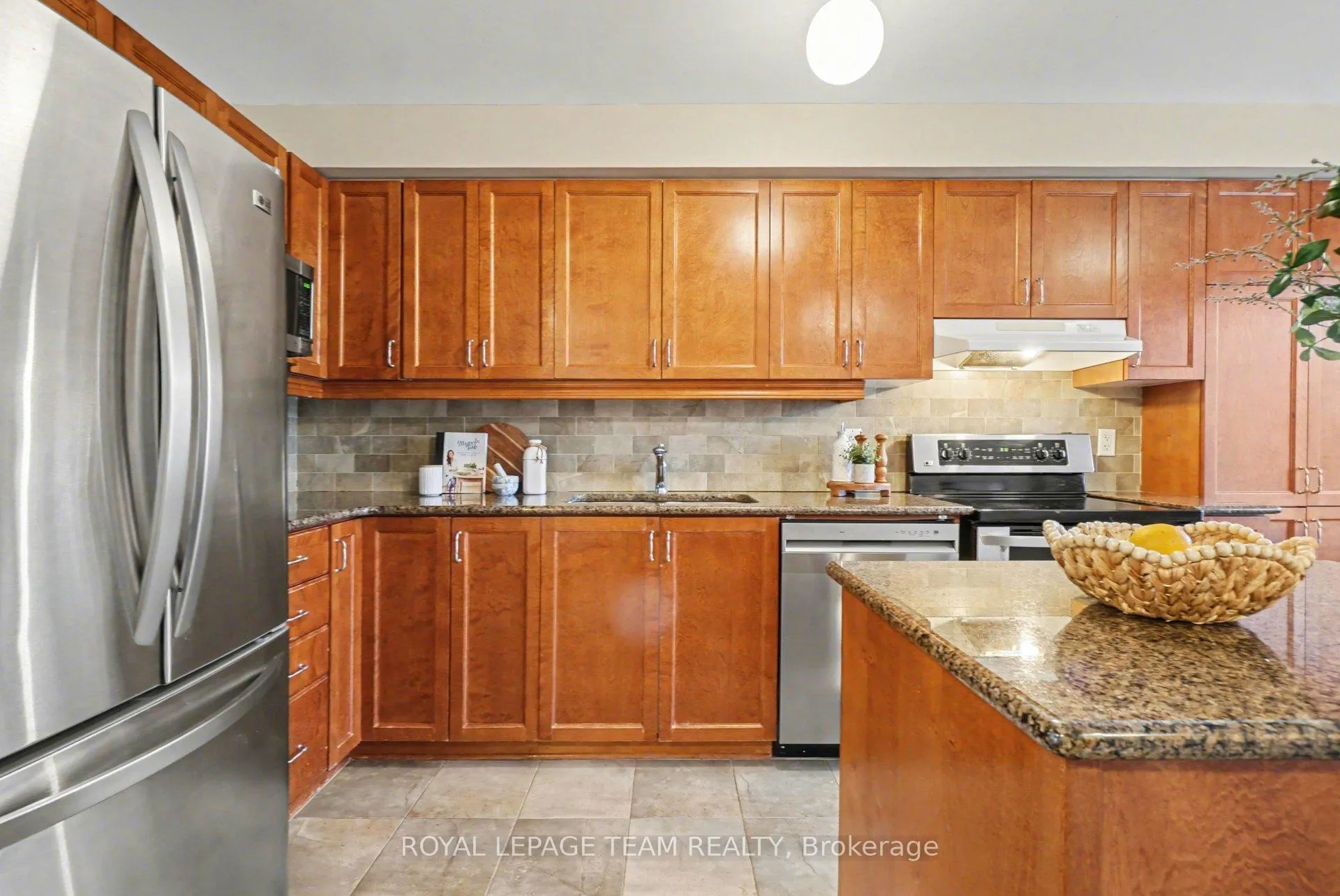 Photo 4 of 175 Scout Street, Ottawa, Central Park — HOMEH