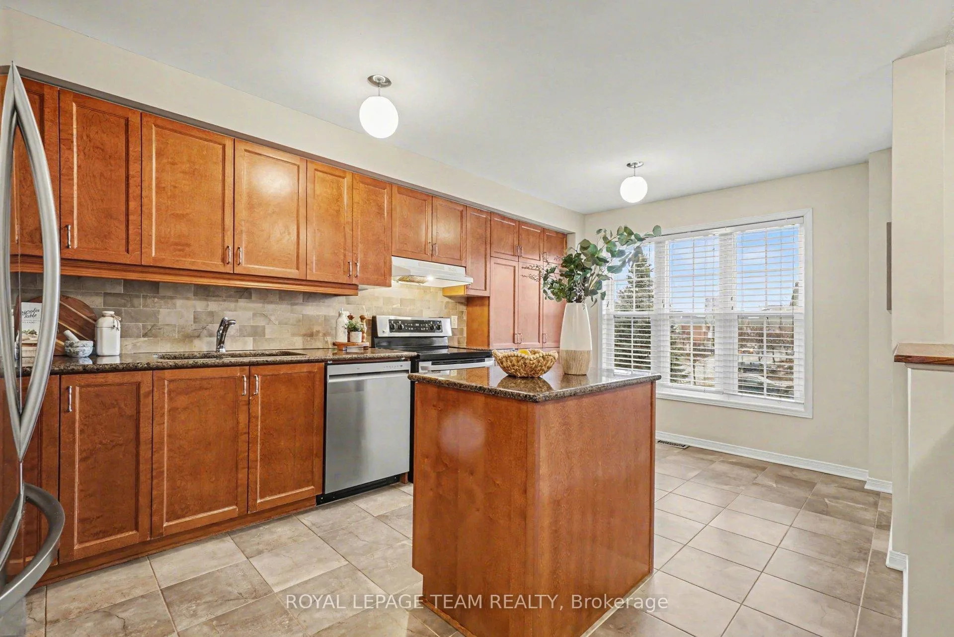 Photo 6 of 175 Scout Street, Ottawa, Central Park — HOMEH