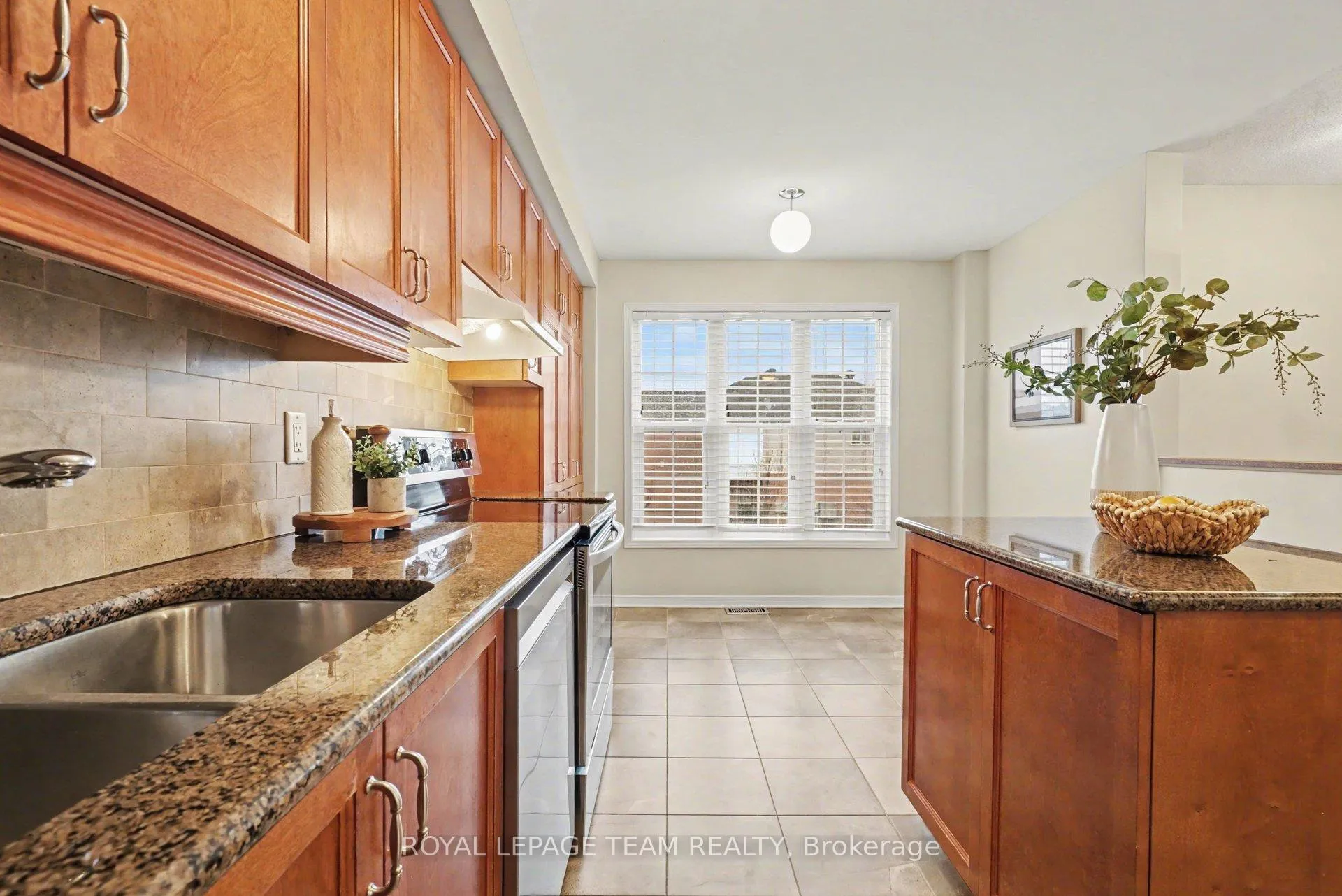 Photo 7 of 175 Scout Street, Ottawa, Central Park — HOMEH