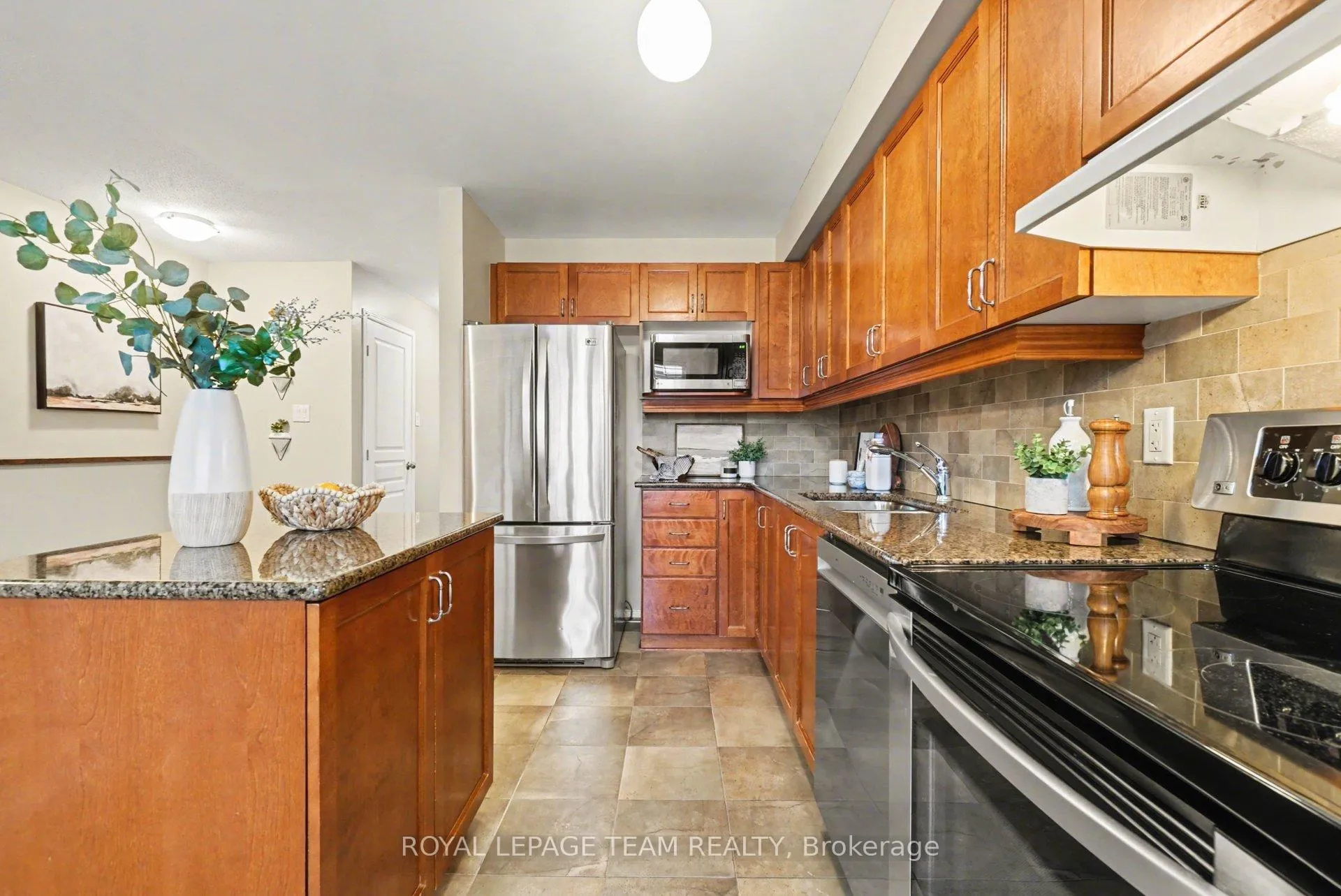 Photo 8 of 175 Scout Street, Ottawa, Central Park — HOMEH