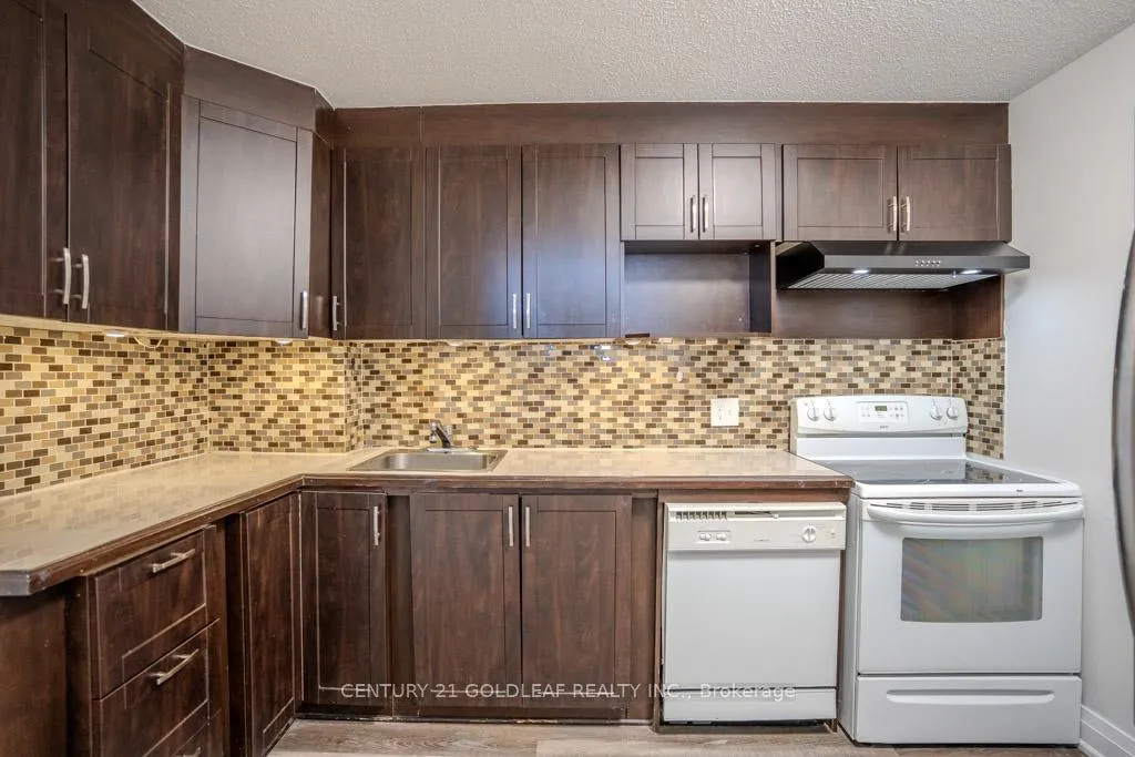 Photo 4 of Unit 501, 415 Greenview Avenue, Ottawa, Lincoln Heights — HOMEH