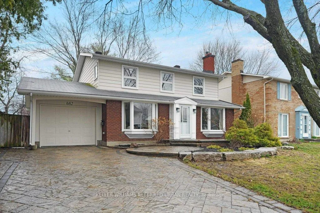 Photo 1 of 682 Glenhurst Crescent, Ottawa, Beacon Hill North — HOMEH